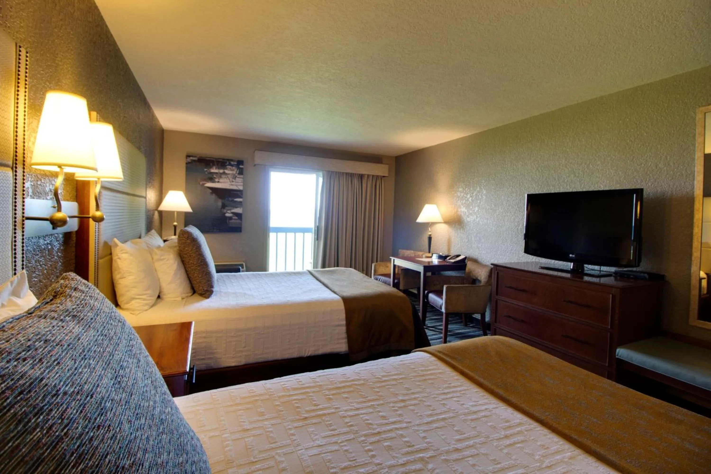 Bedroom, Bed in Best Western Harbour Pointe Lakefront