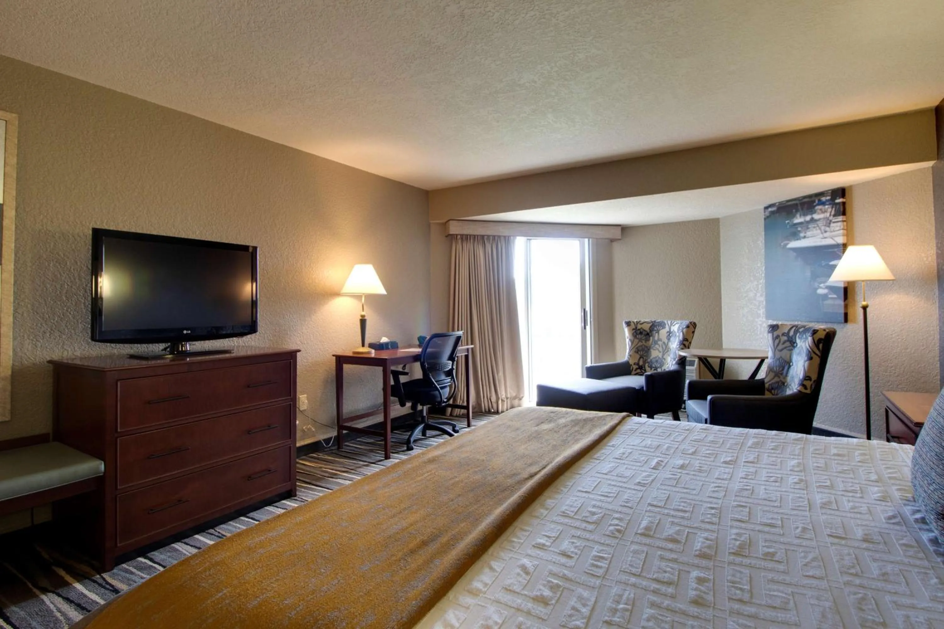 Bedroom, Bed in Best Western Harbour Pointe Lakefront