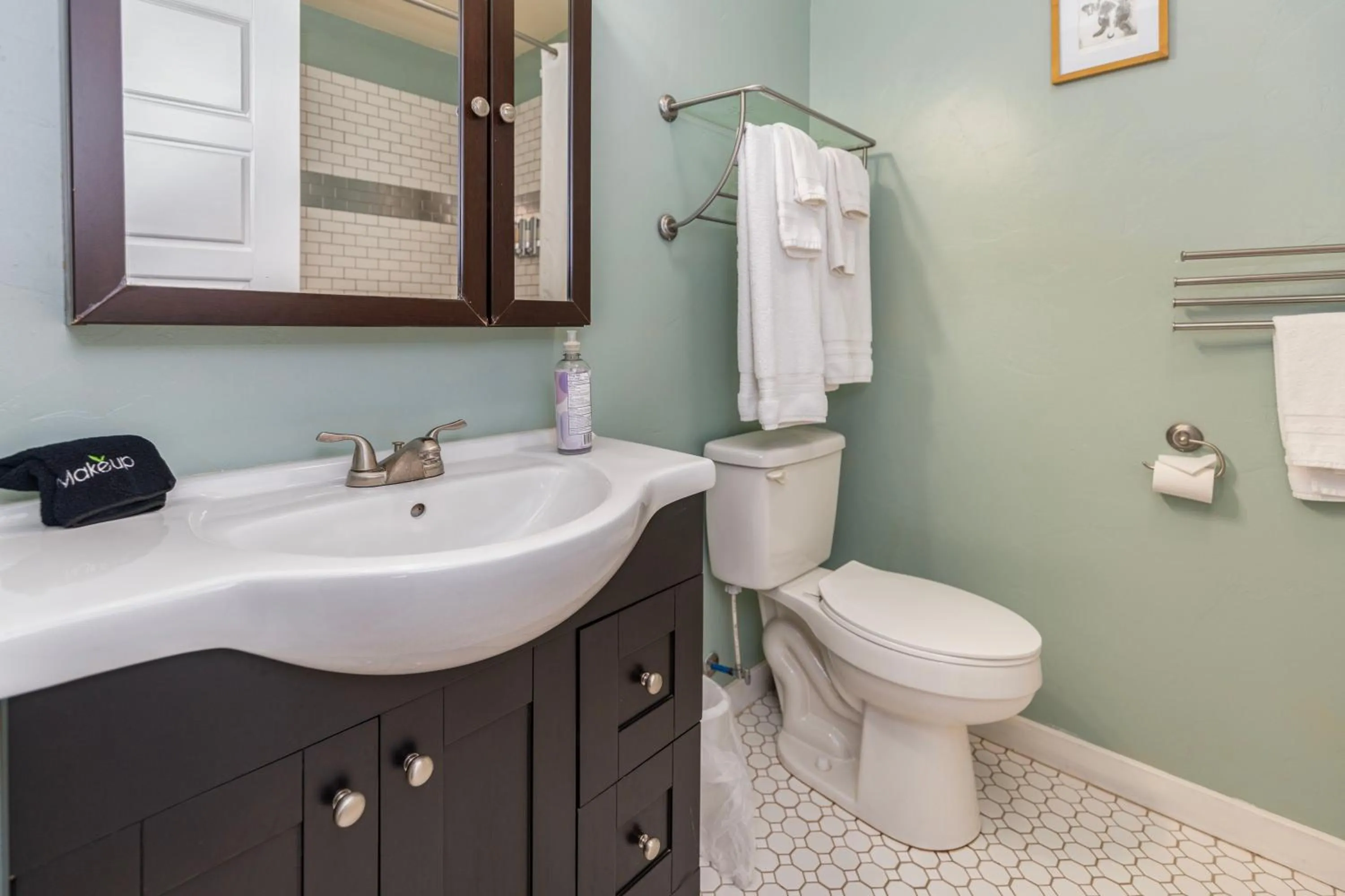 Bathroom in The Flagstone Boutique Inn & Suites