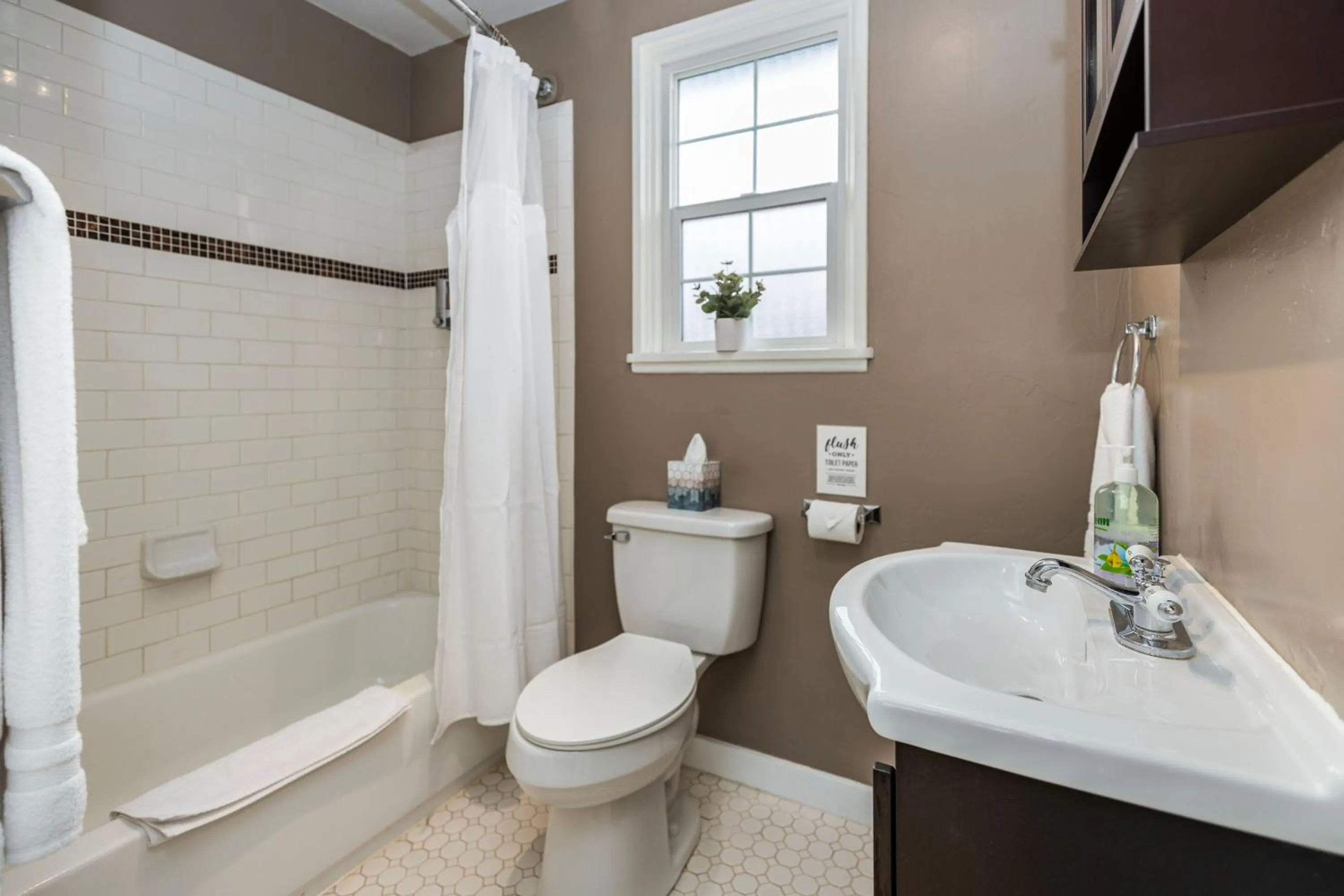 Bathroom in The Flagstone Boutique Inn & Suites