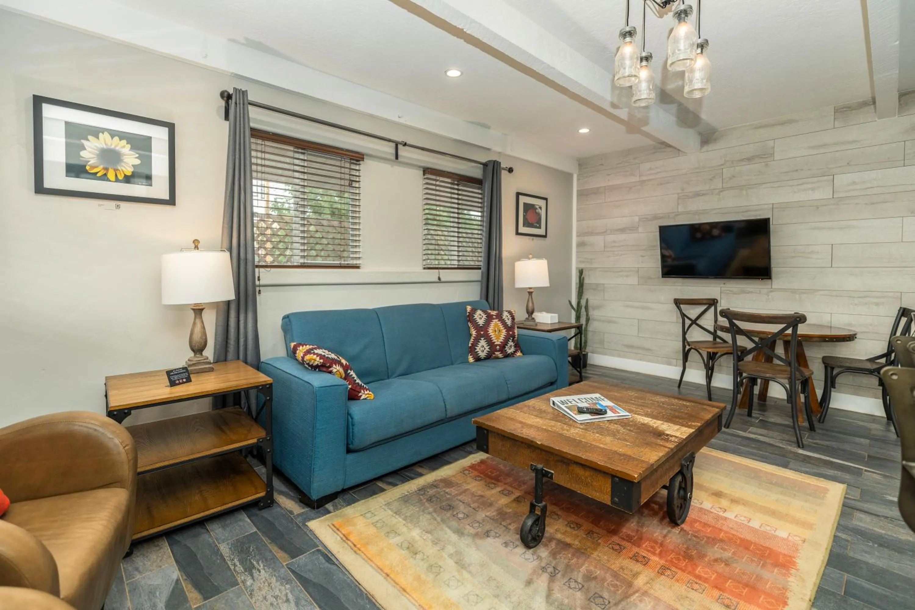 Living room in The Flagstone Boutique Inn & Suites