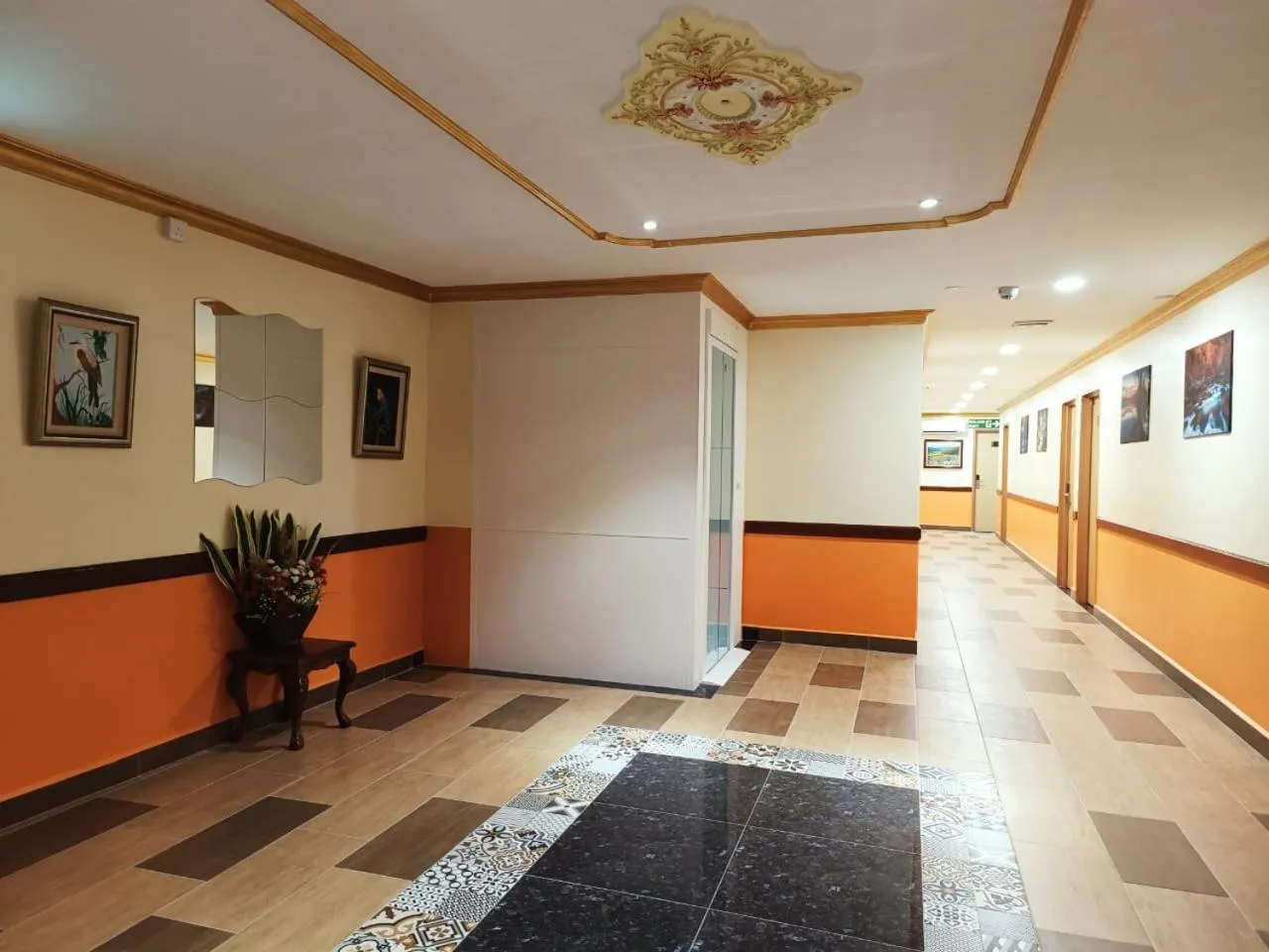 Lobby or reception in Capital O 90897 Island City Hotel