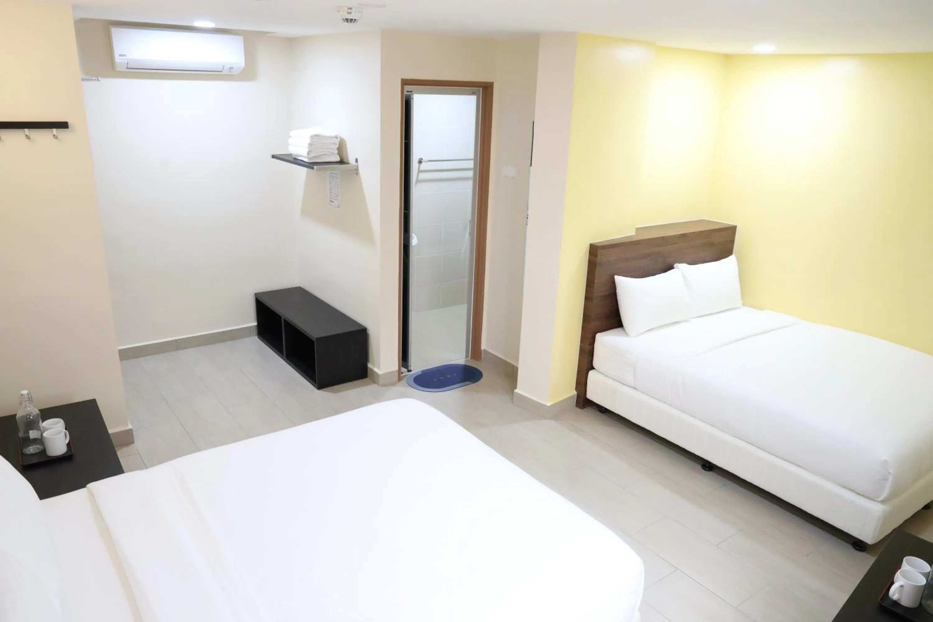 Bedroom, Bed in Capital O 90897 Island City Hotel