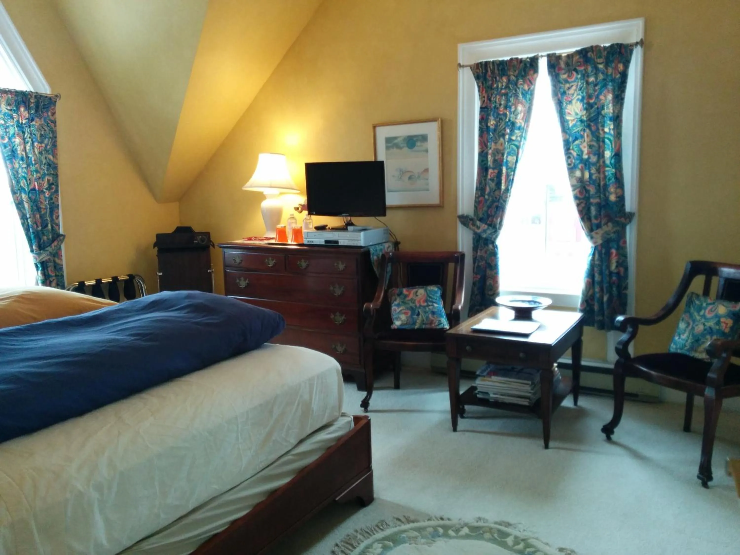 Bed in Fairmont House Bed & Breakfast