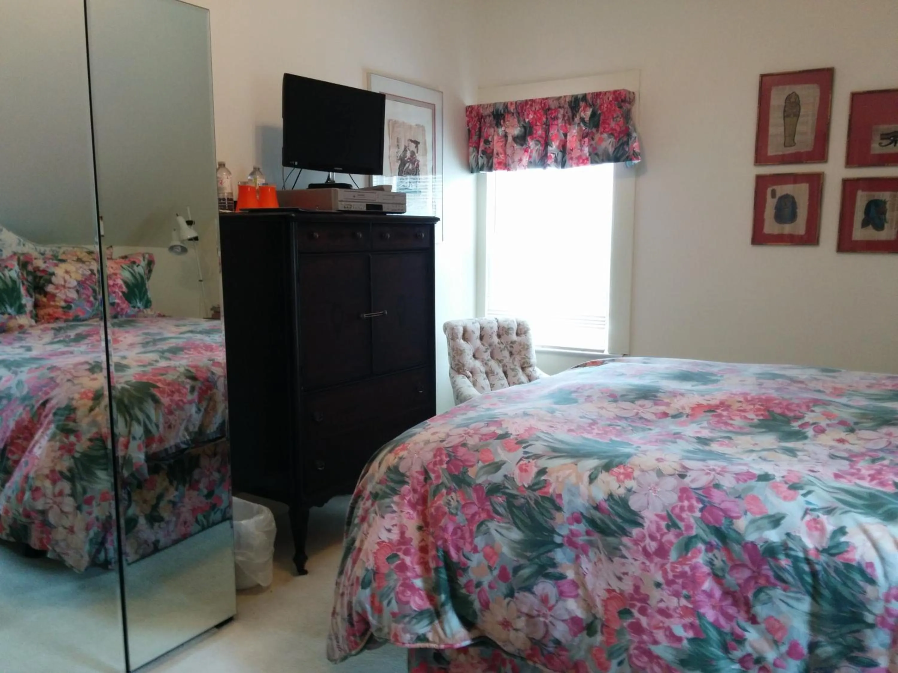 Bed in Fairmont House Bed & Breakfast