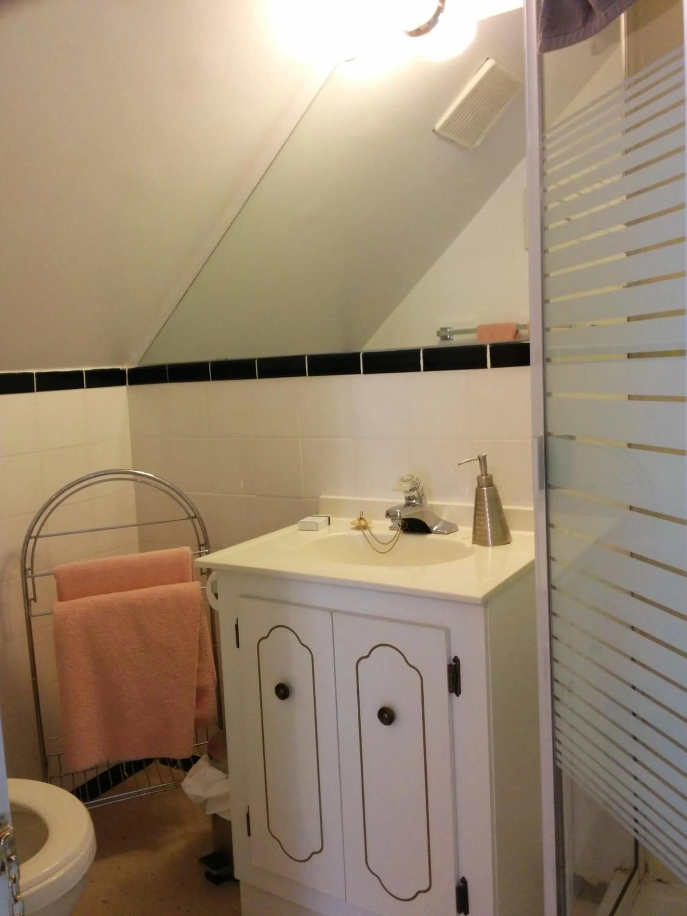 Fairmont House Bed & Breakfast