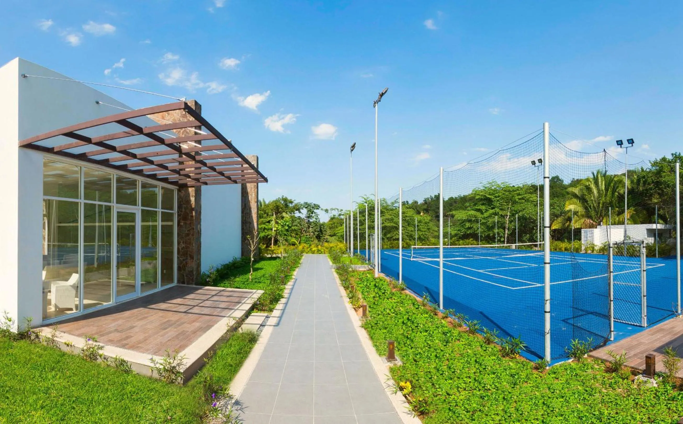 Tennis court in Hotel Mousai - Adults Only