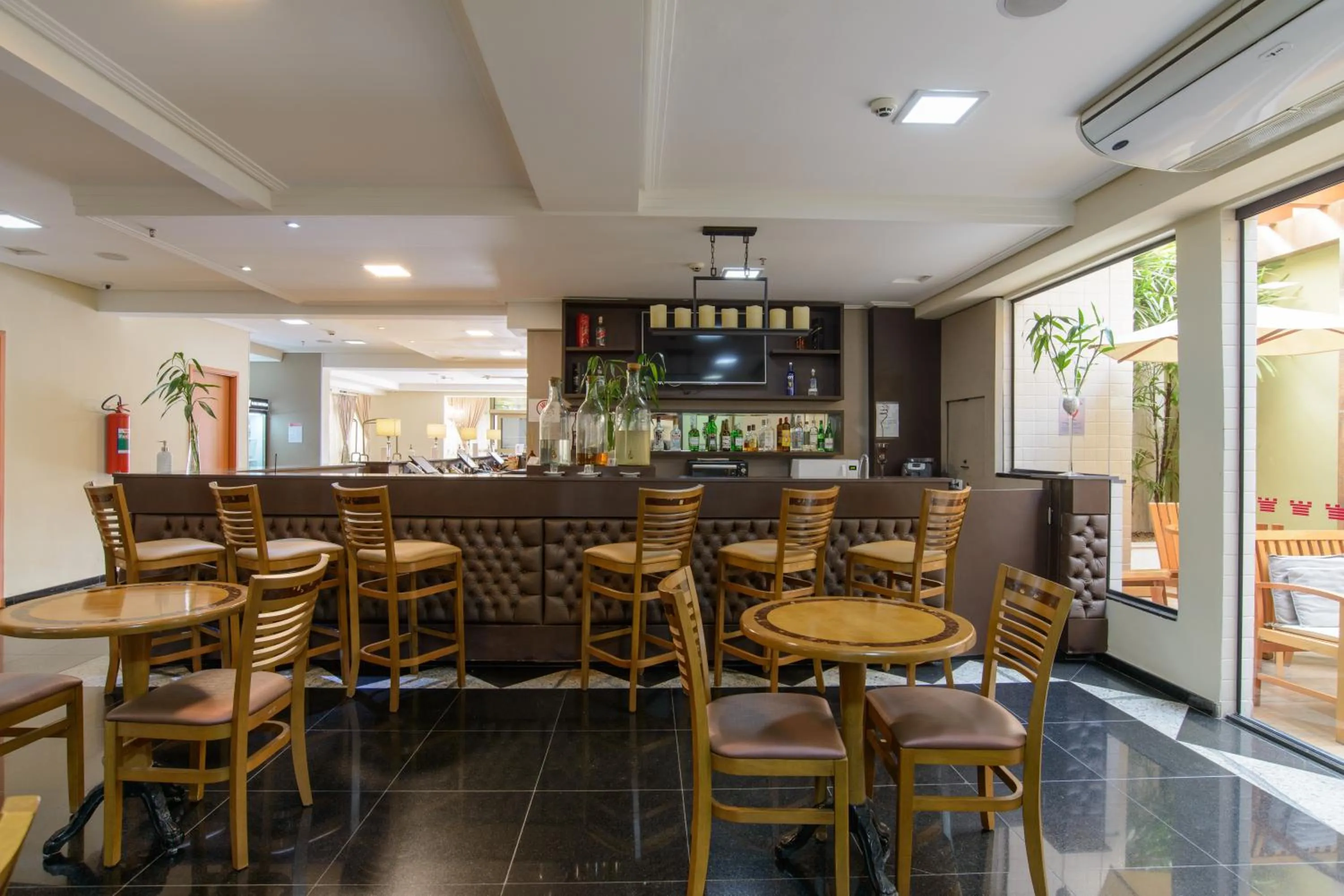 Lounge or bar in Faro Hotel Atibaia