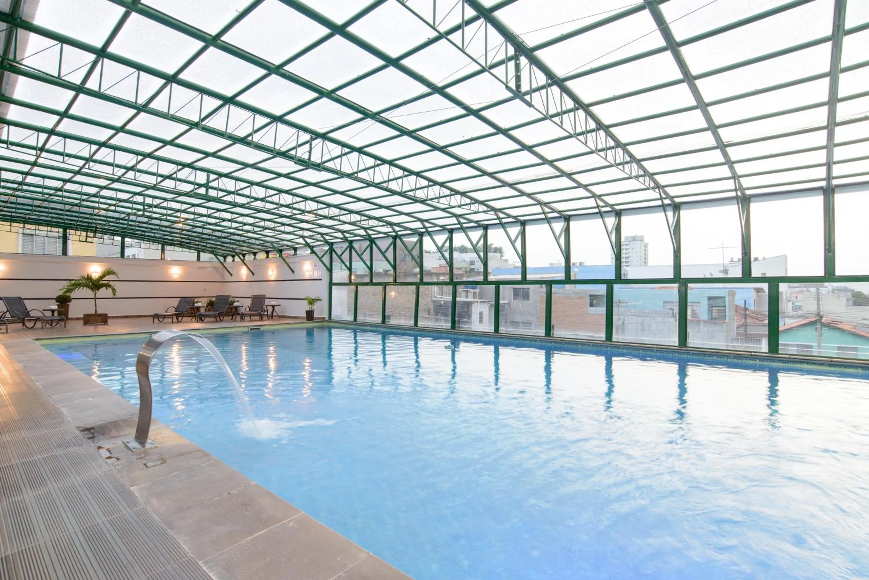 Swimming pool in Faro Hotel Atibaia