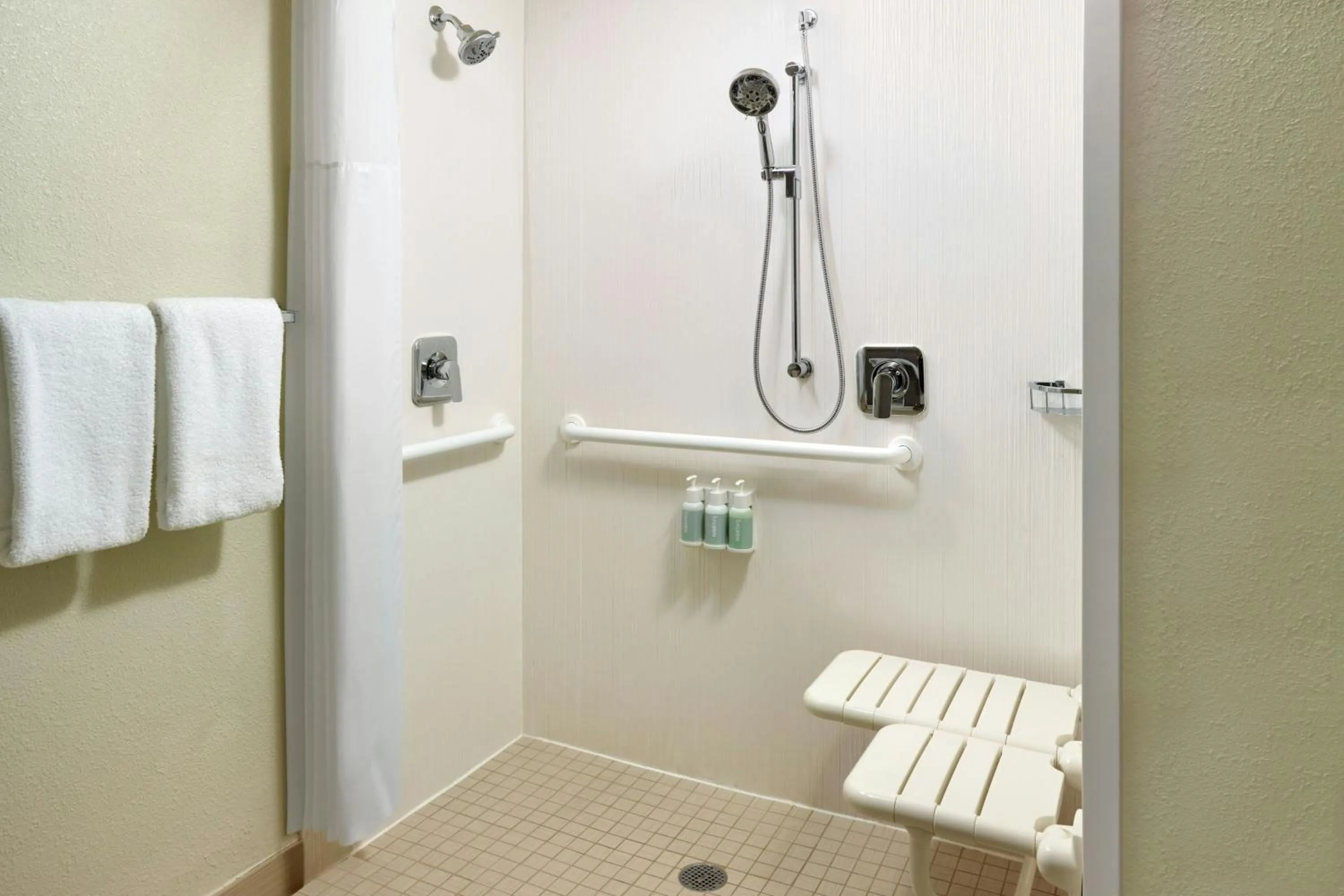 Bathroom in Courtyard by Marriott Palm Beach Jupiter
