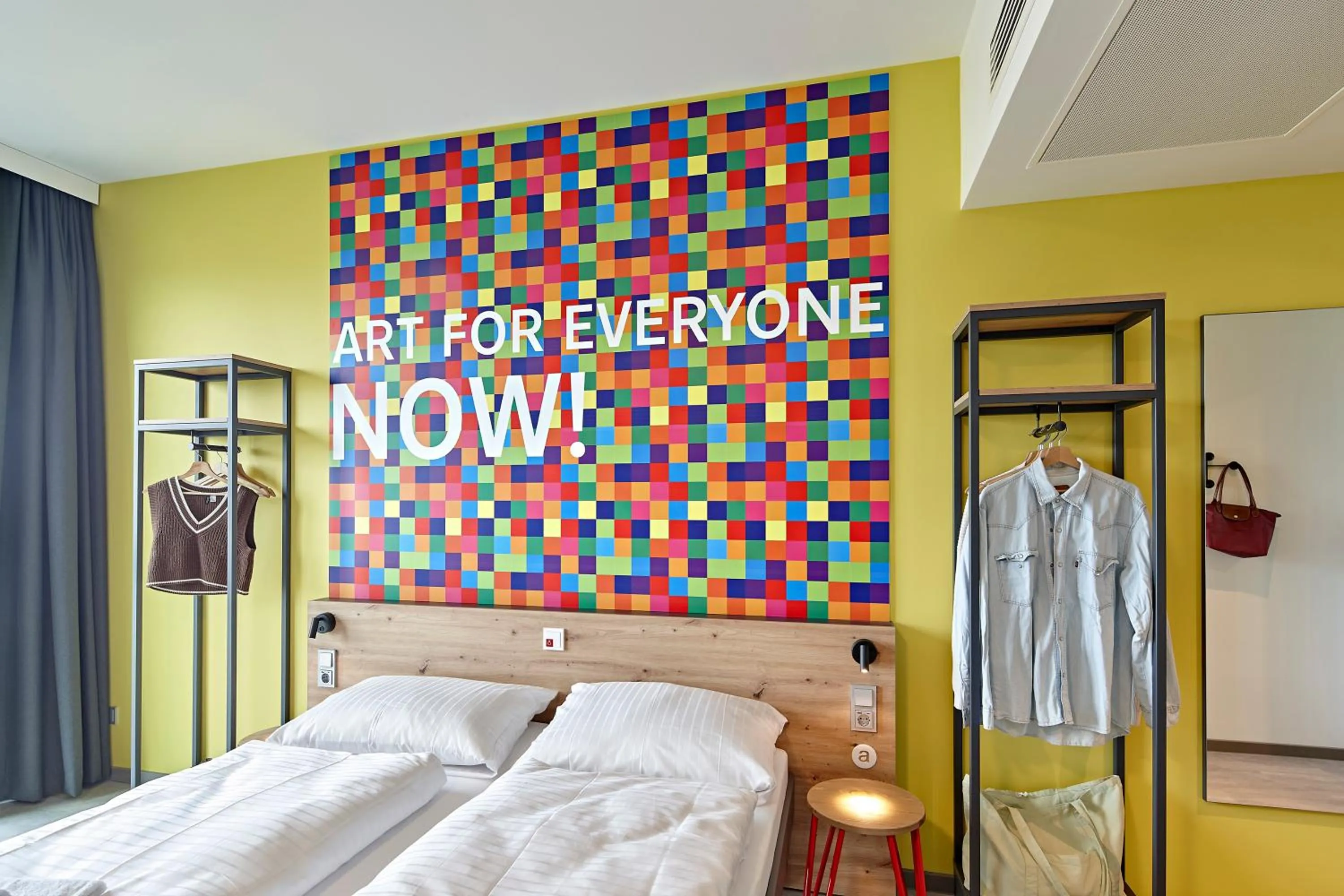 Bed in MEININGER Hotel Köln West