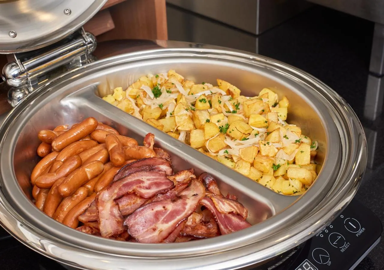 Buffet breakfast in LimaQ Hotel