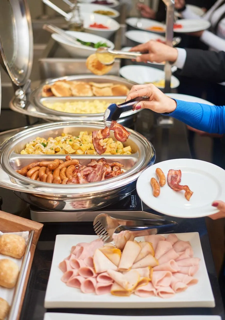 Buffet breakfast in LimaQ Hotel