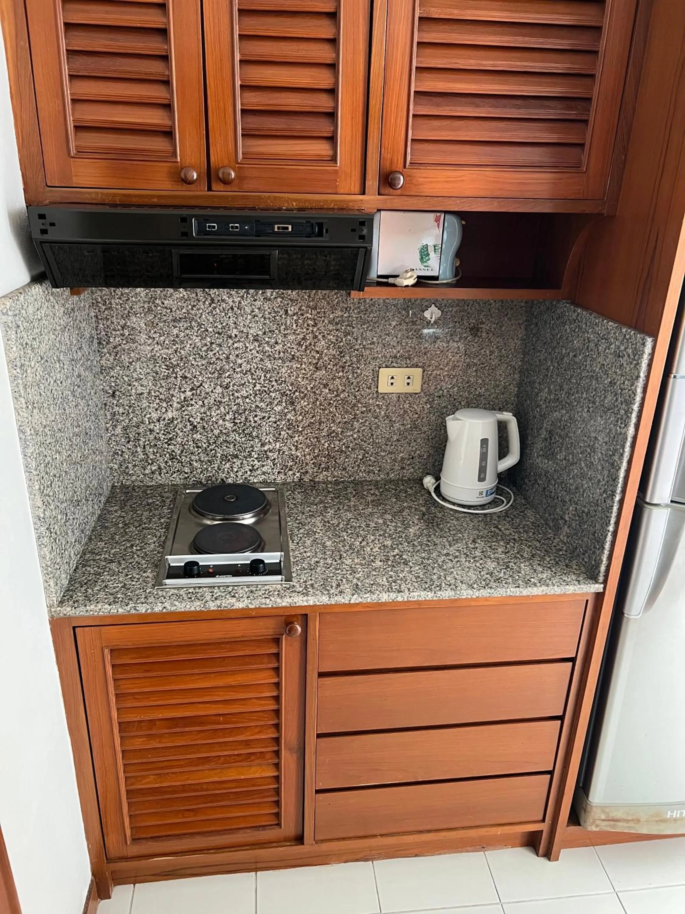 Kitchen or kitchenette in The Monaco Residence