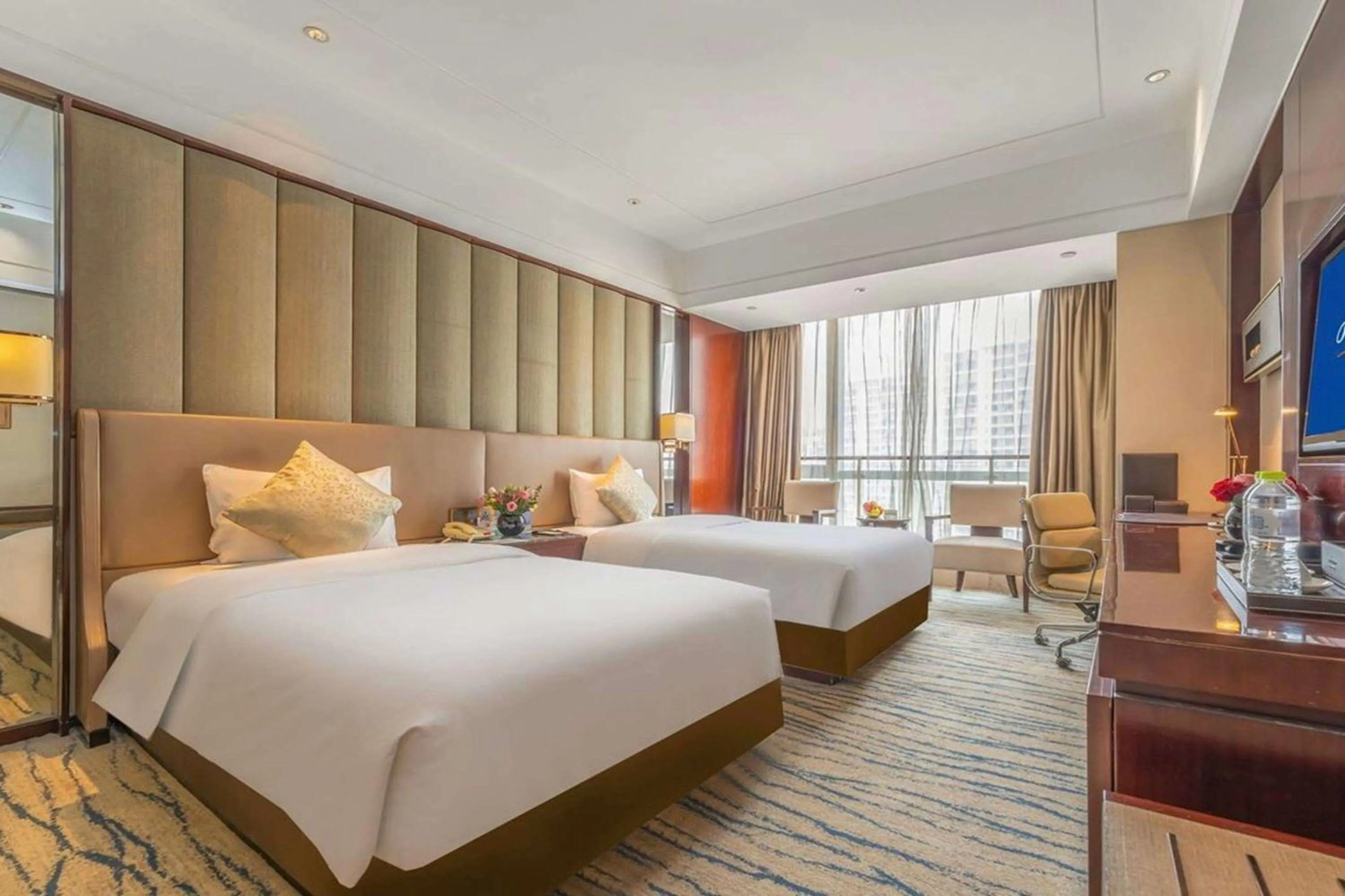 Photo of the whole room, Bed in Kangda Howard Johnson Hotel Qingdao