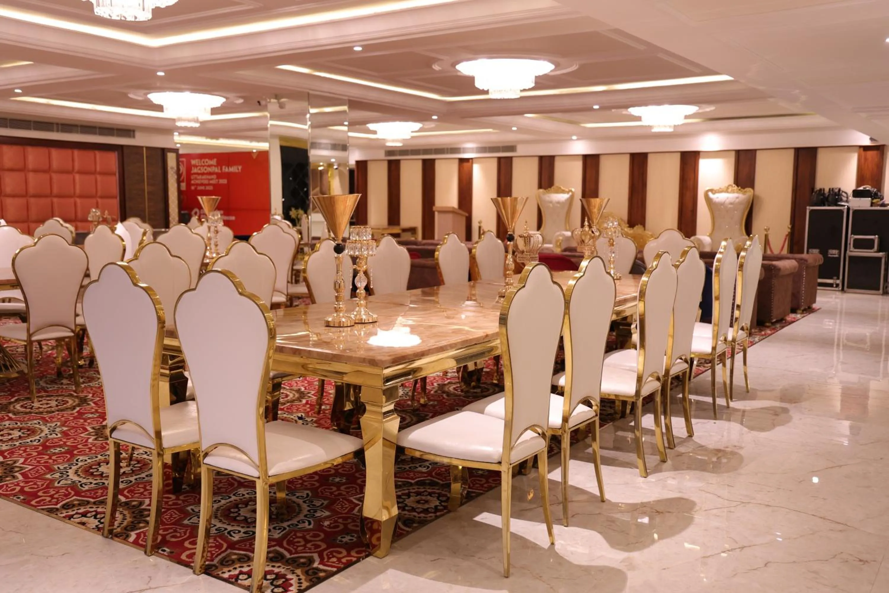 Dining area in Hotel ND Manor