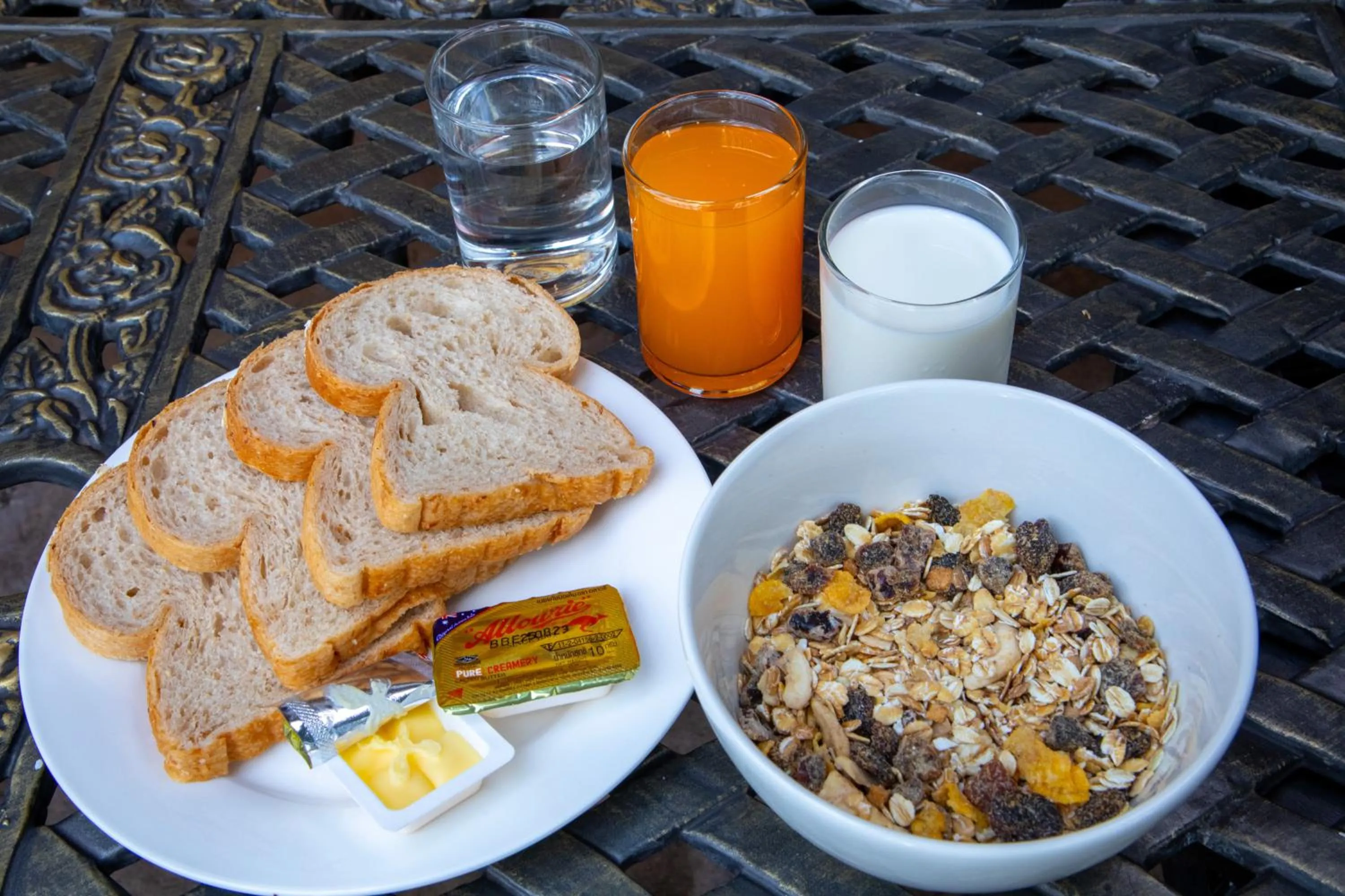 Restaurant/places to eat in Phongsavath Boutique Hotel