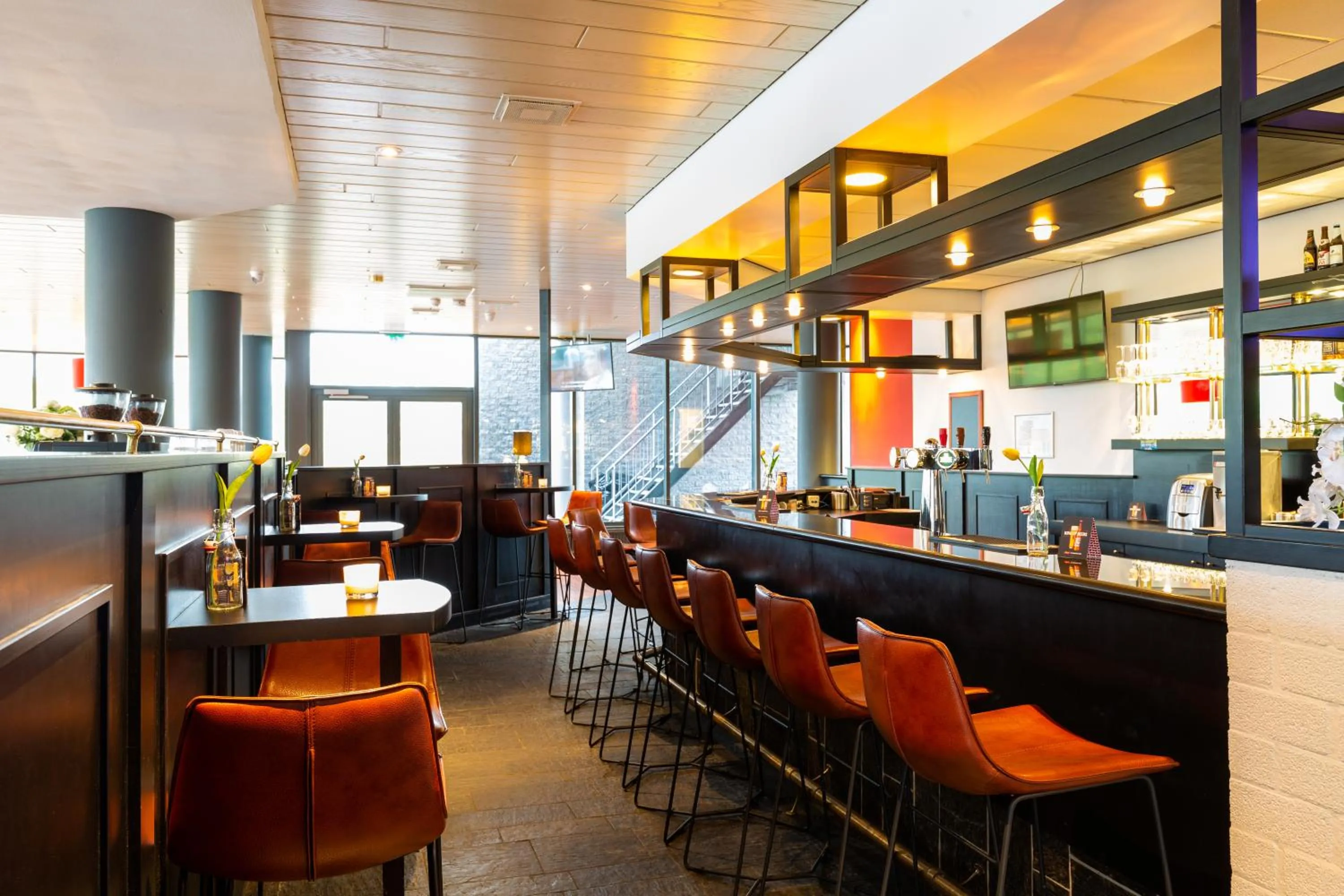 Lounge or bar in Bastion Hotel Almere