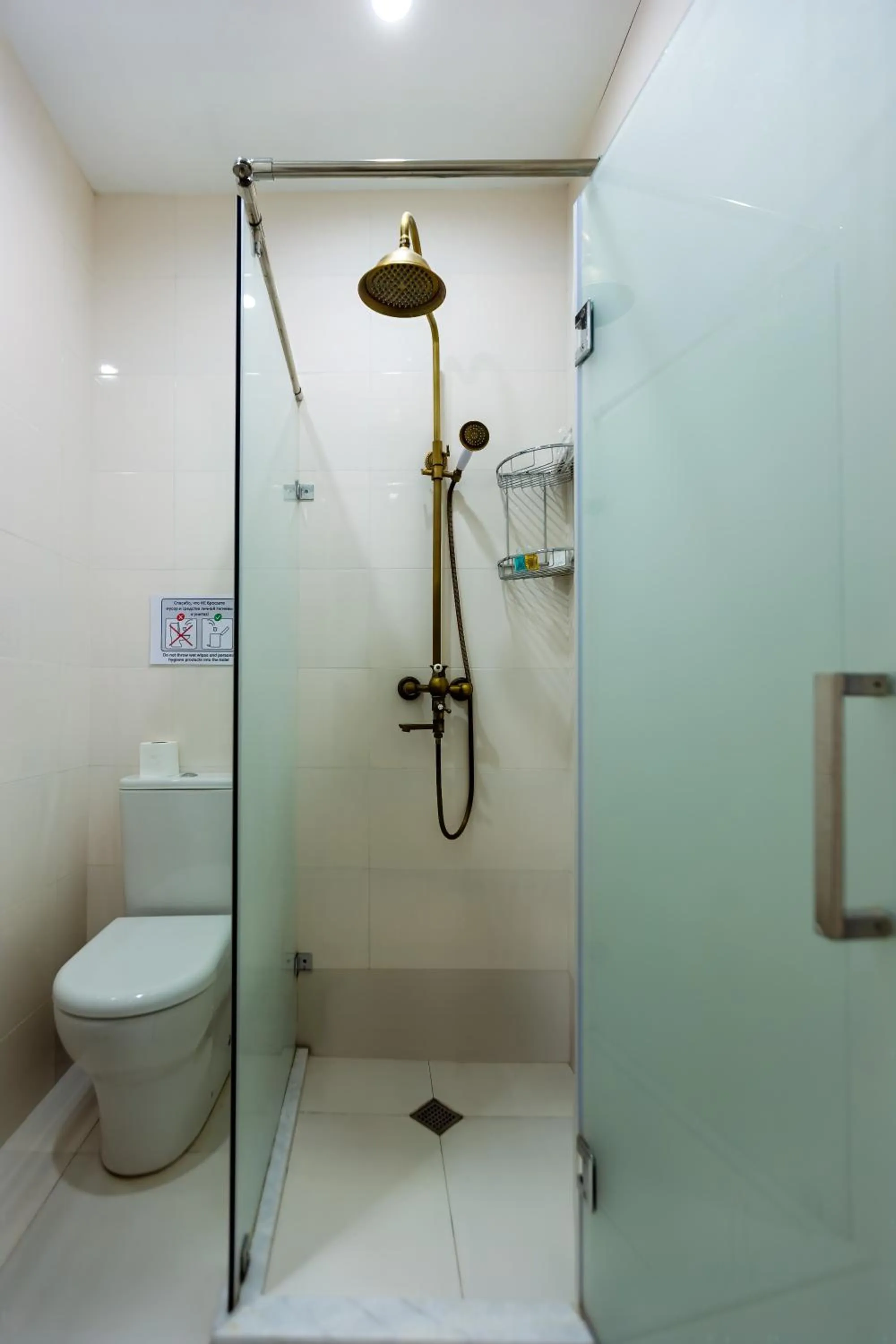 Toilet in Hillside City Center Hotel