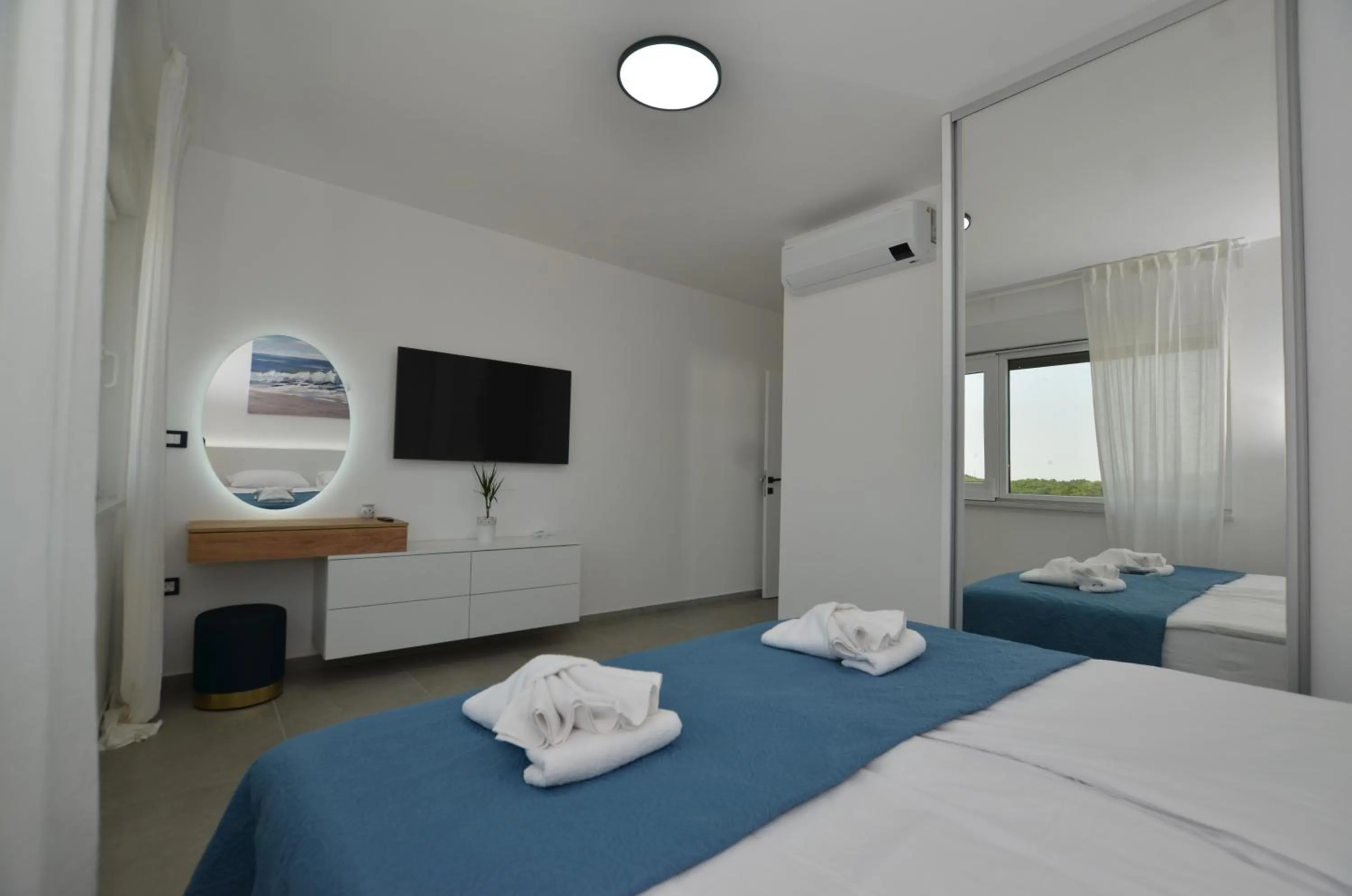 TV and multimedia, Bed in Villa 5H
