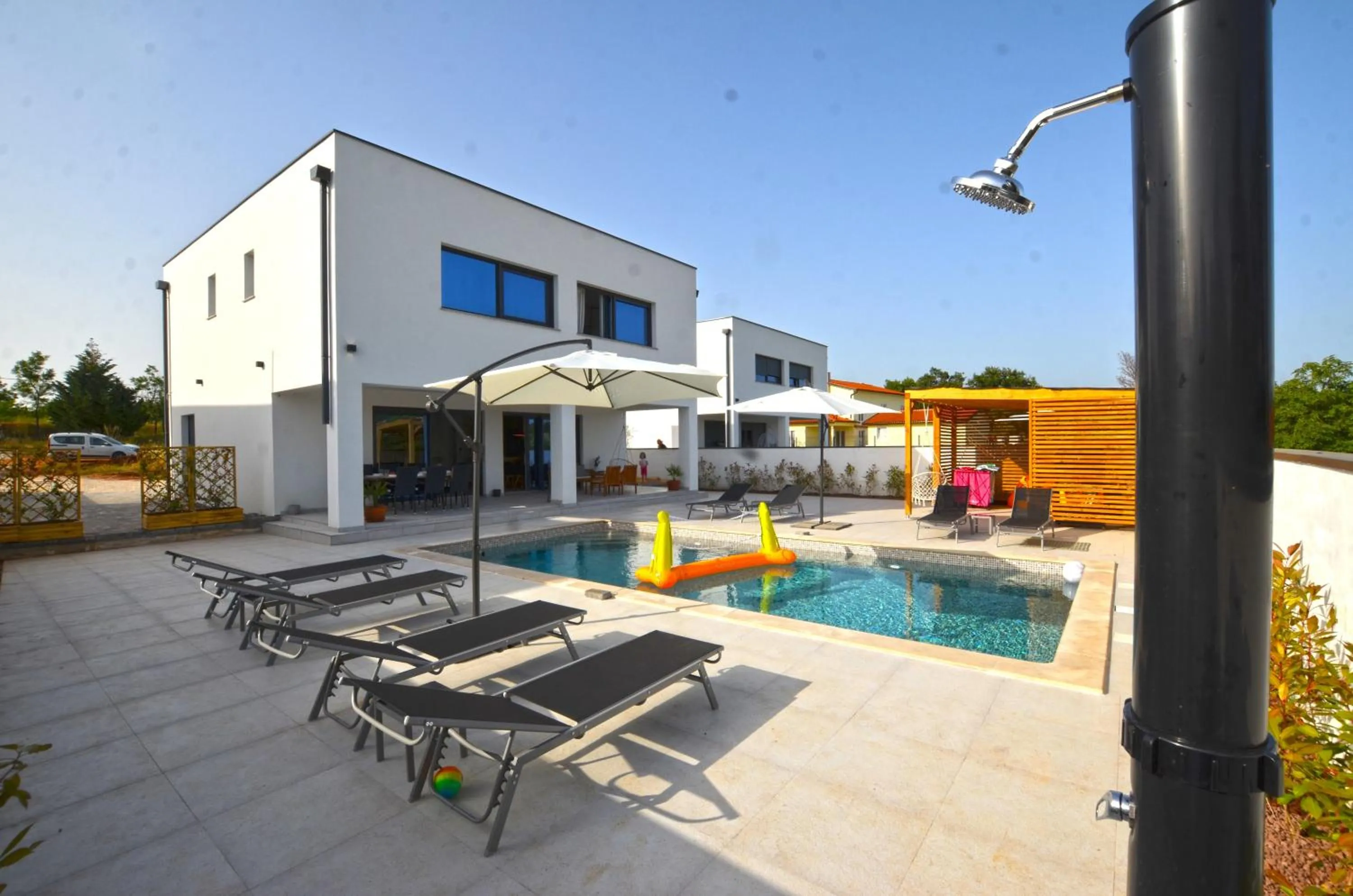 Property building in Villa 5H