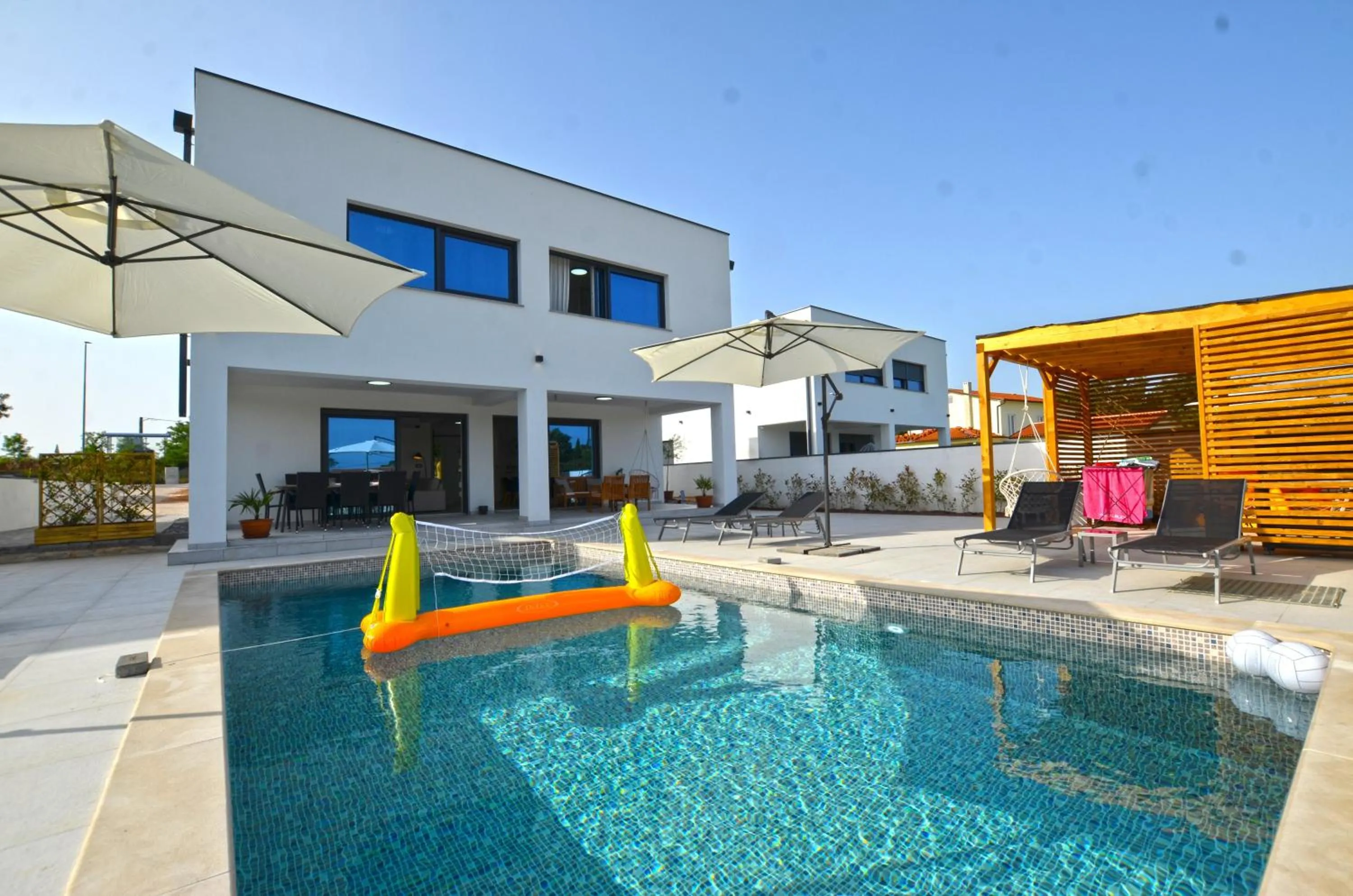 Property building in Villa 5H