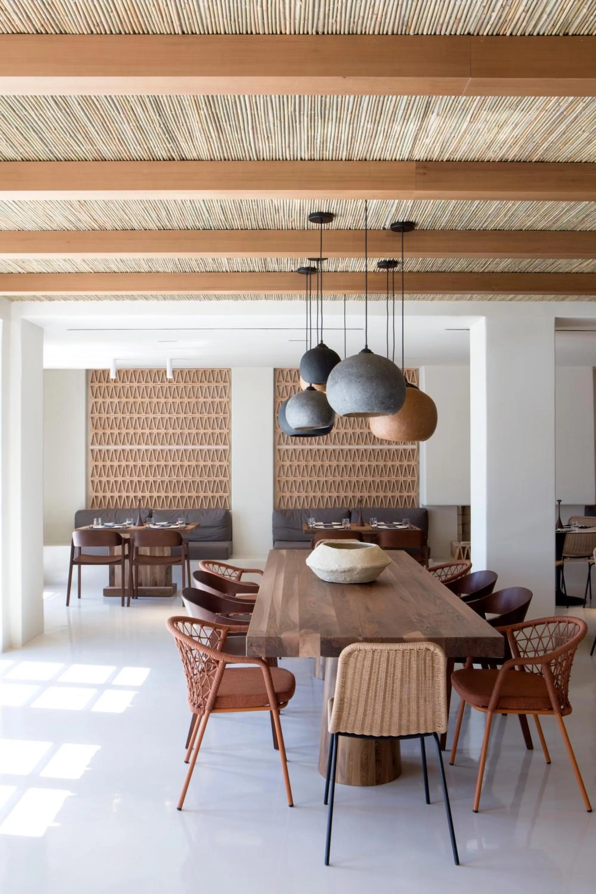 Restaurant/places to eat in Elessa Hotel