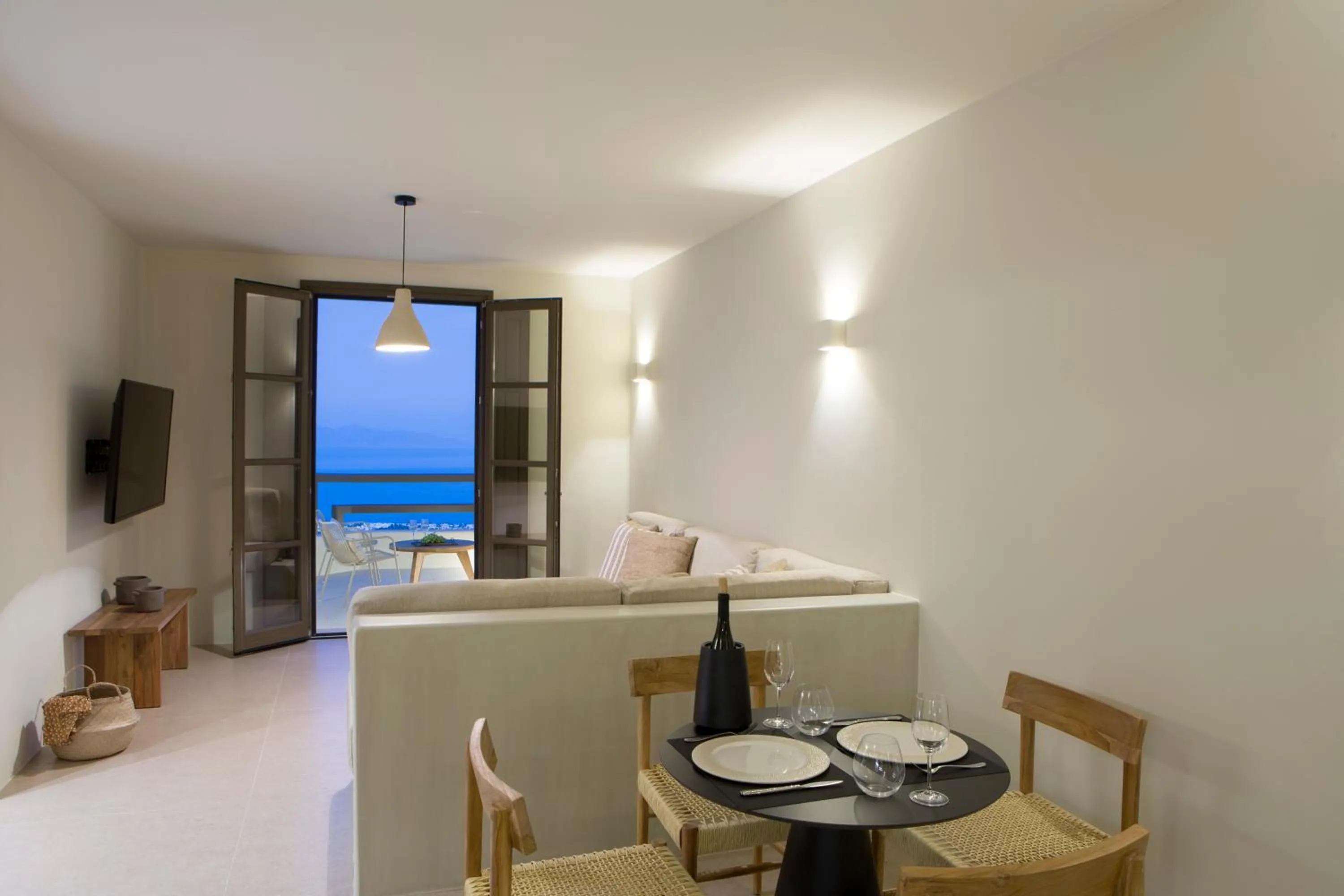 TV and multimedia in Elessa Hotel