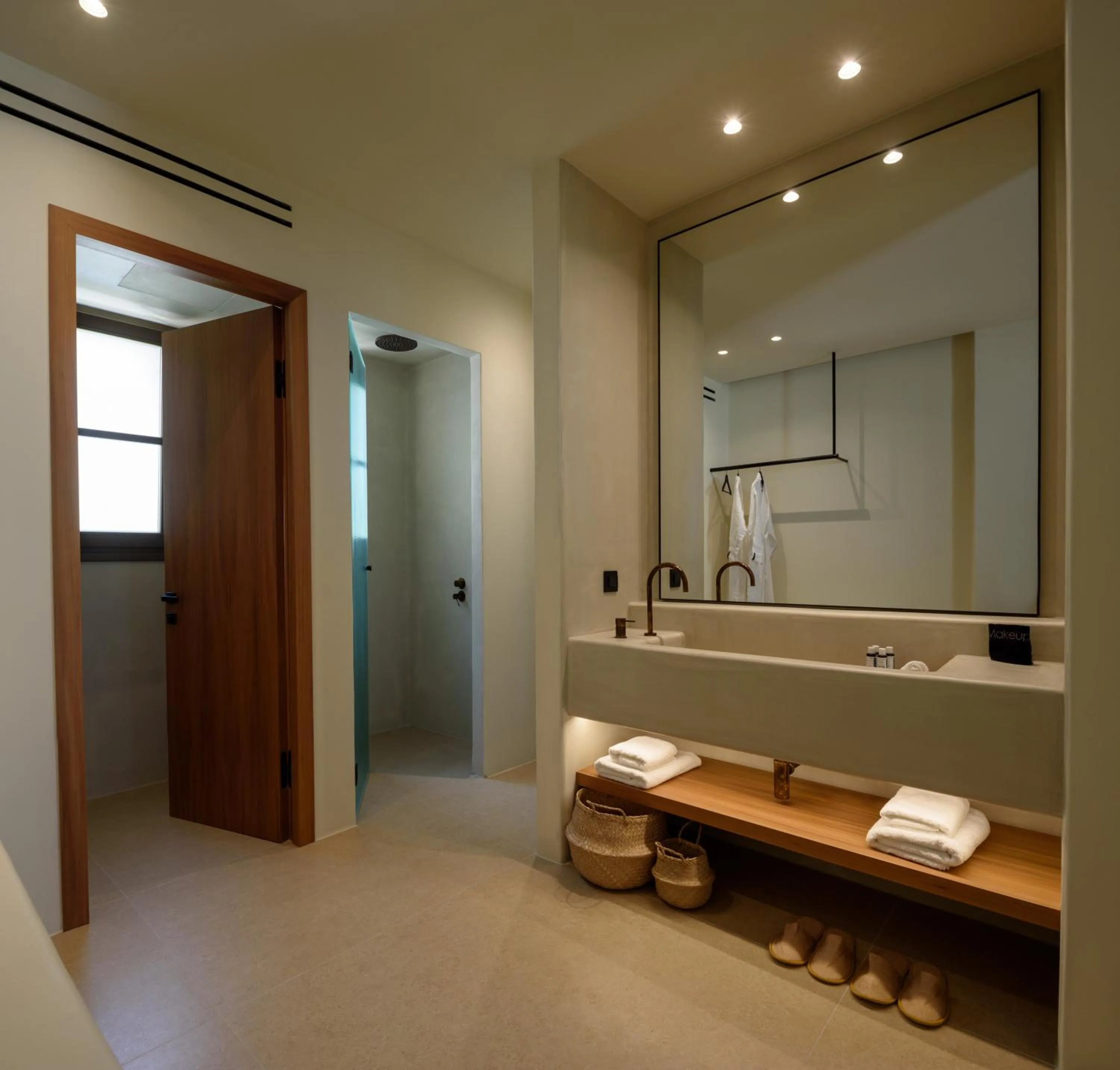 Bathroom in Elessa Hotel