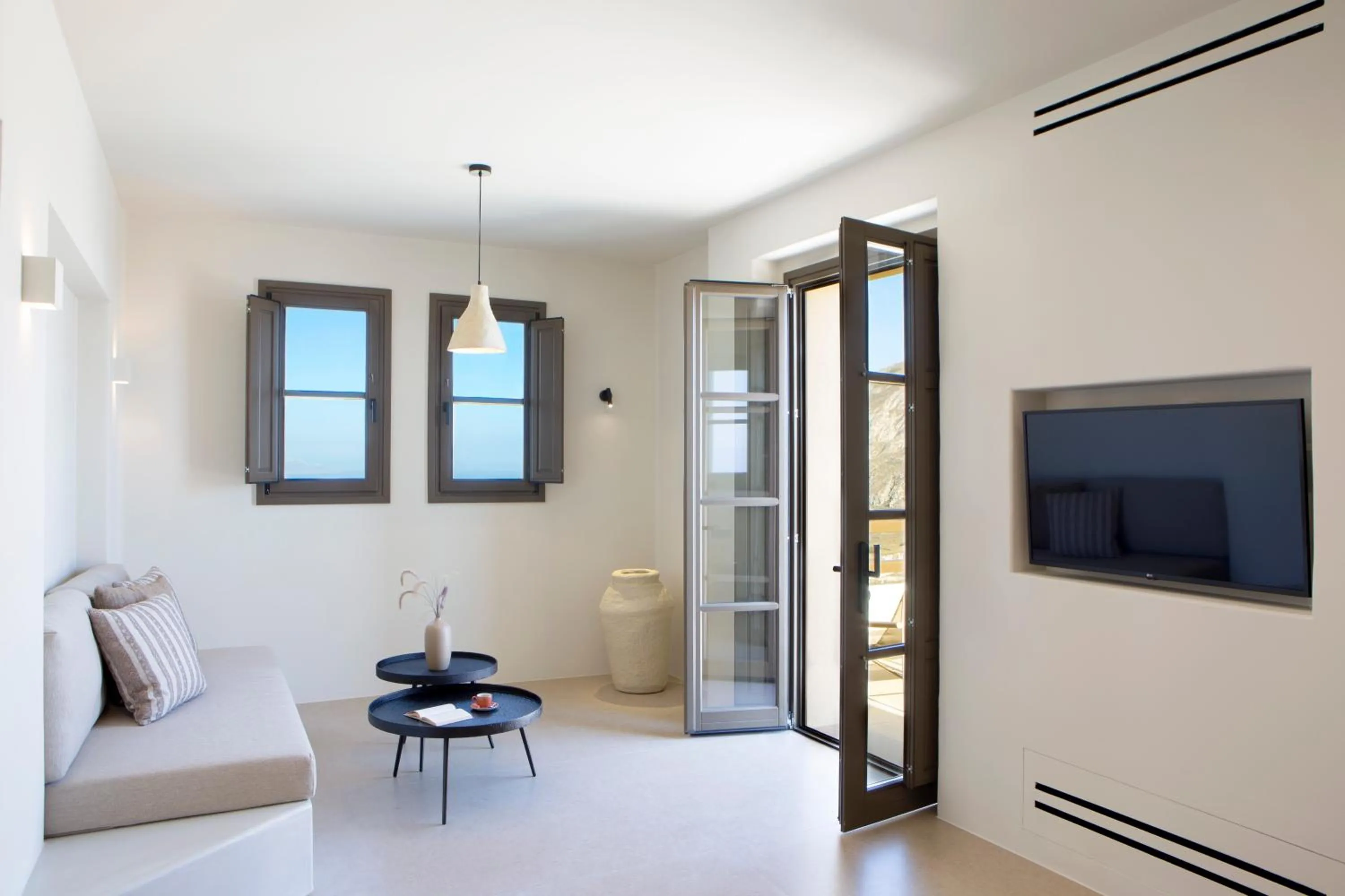 TV and multimedia in Elessa Hotel