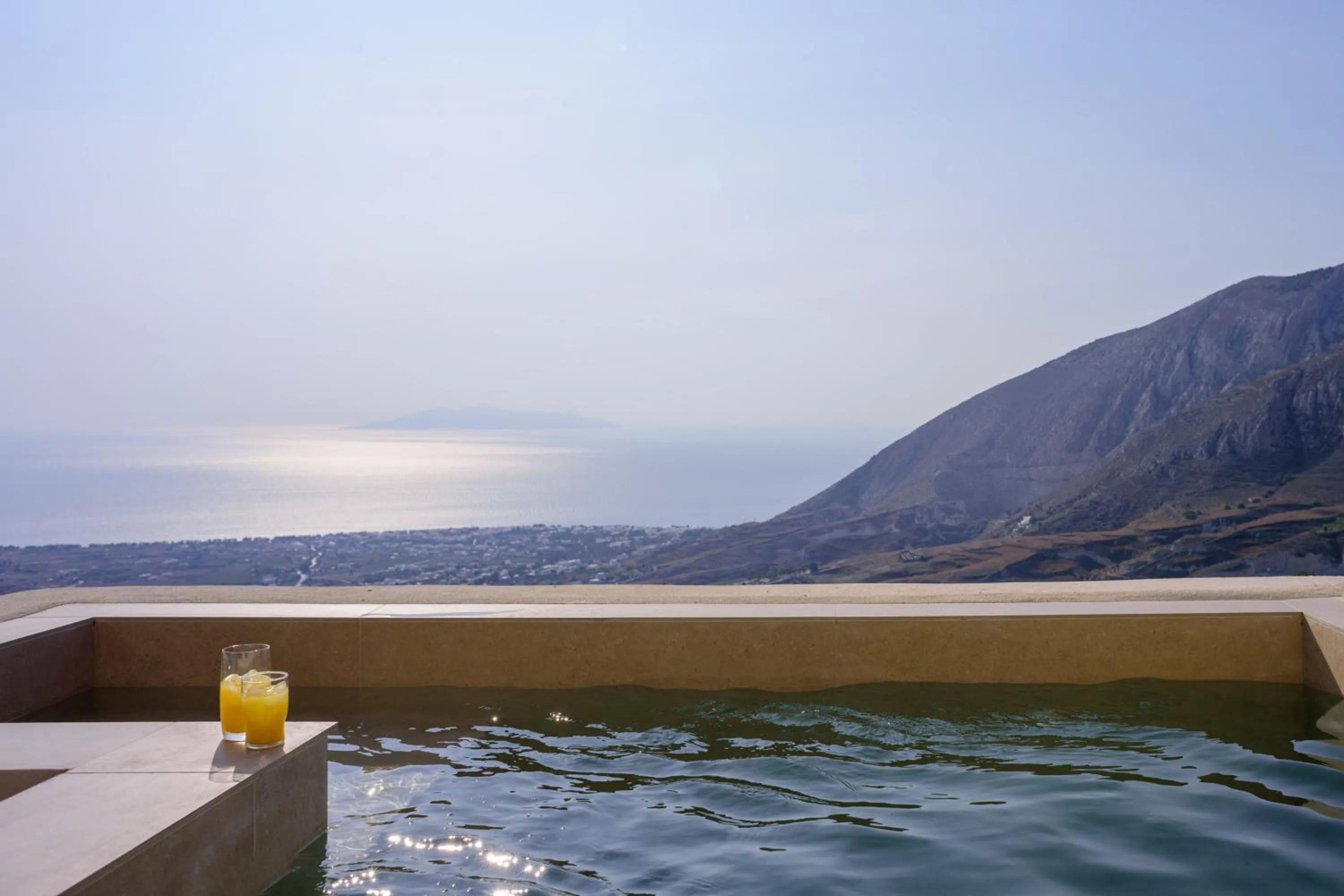 Hot Tub in Elessa Hotel