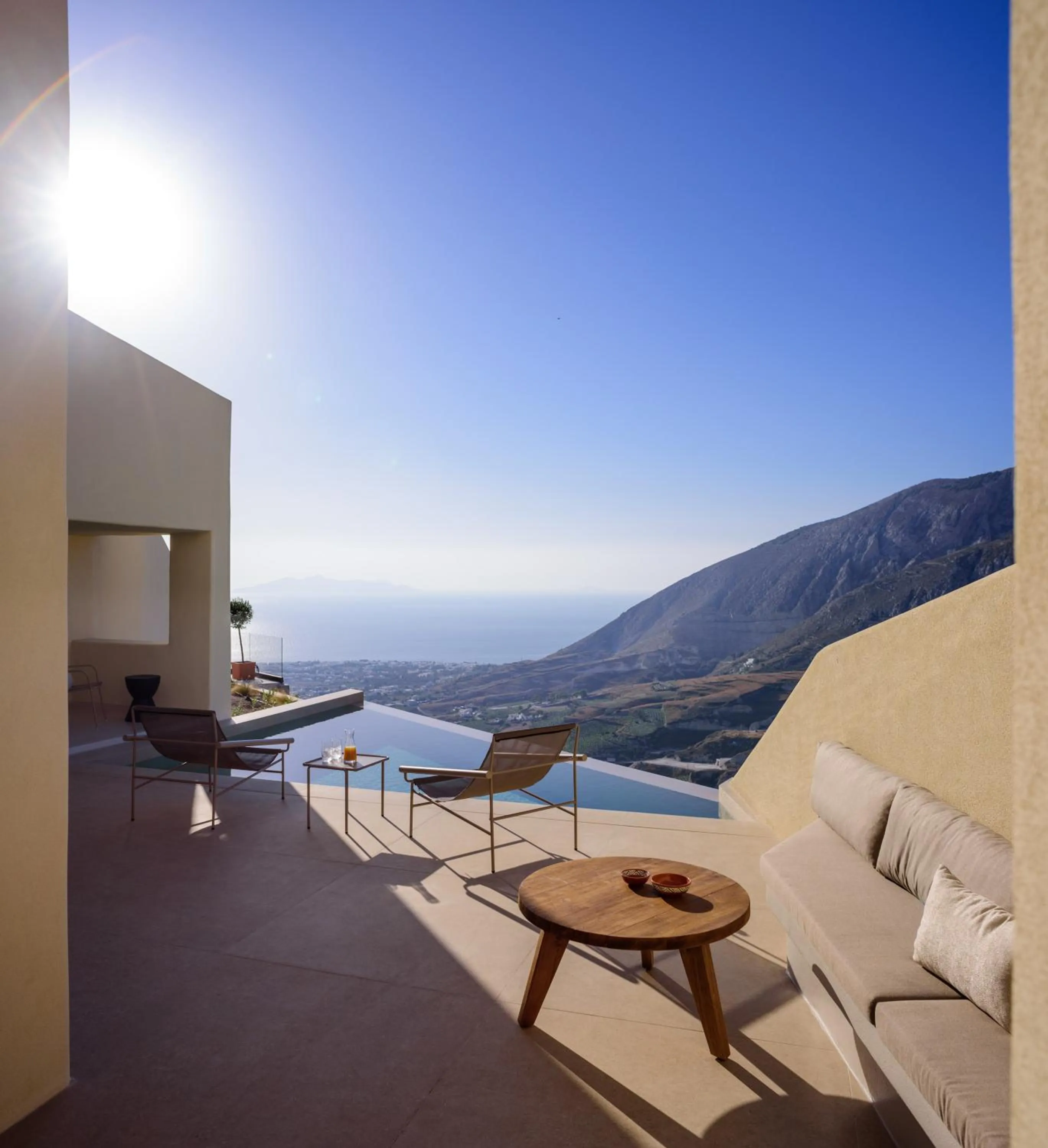 Summer in Elessa Hotel