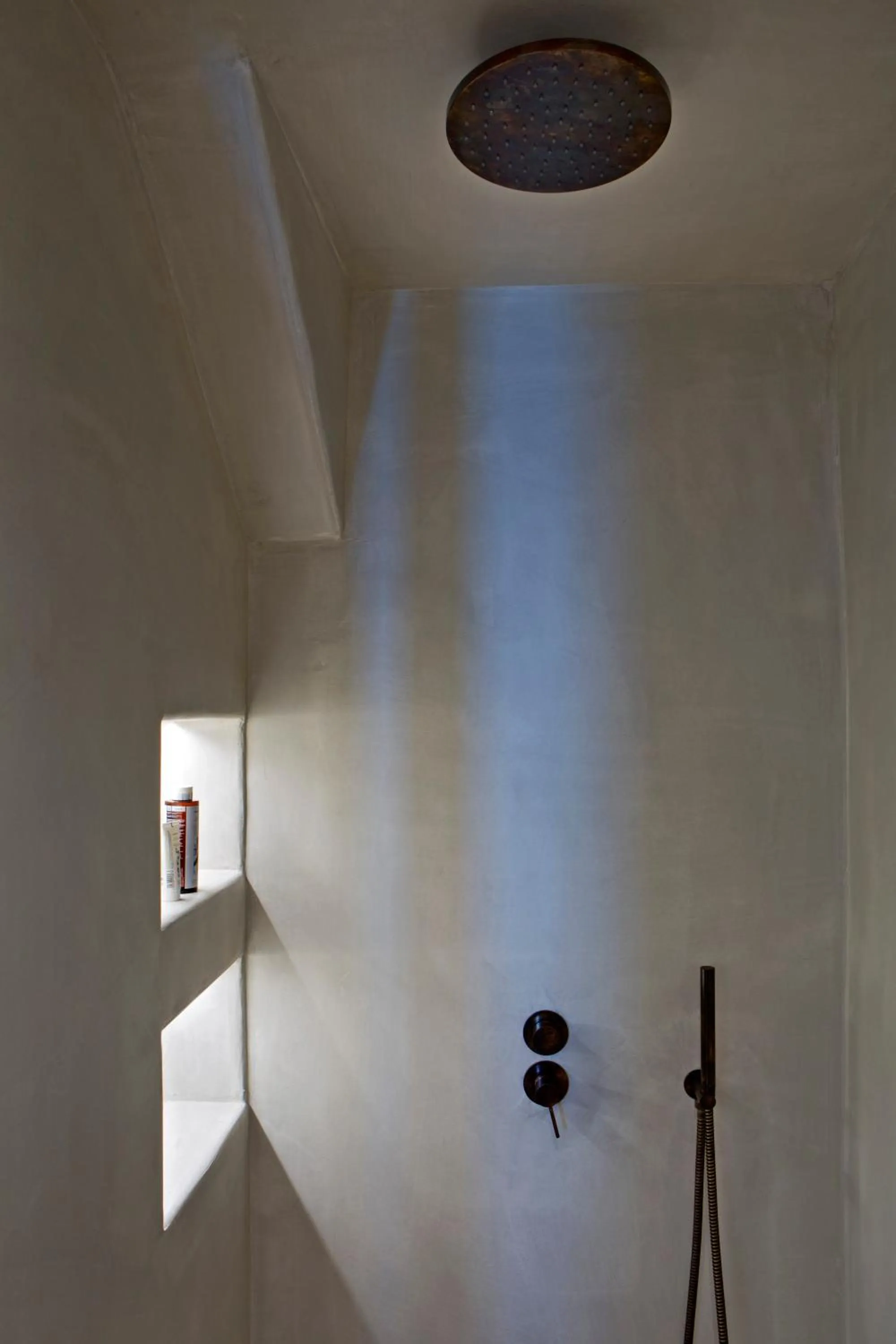 Shower in Elessa Hotel