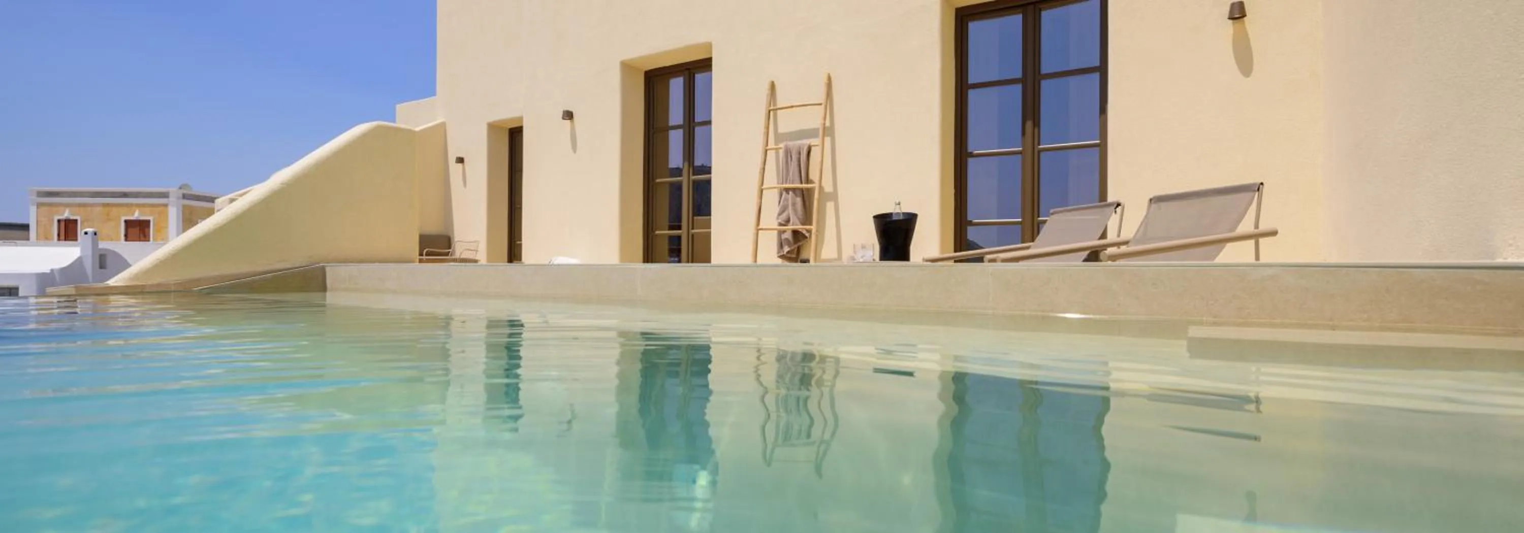 Summer in Elessa Hotel