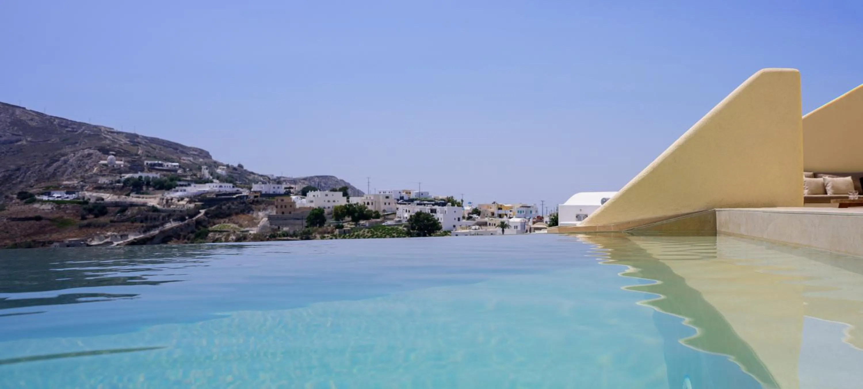 Summer in Elessa Hotel