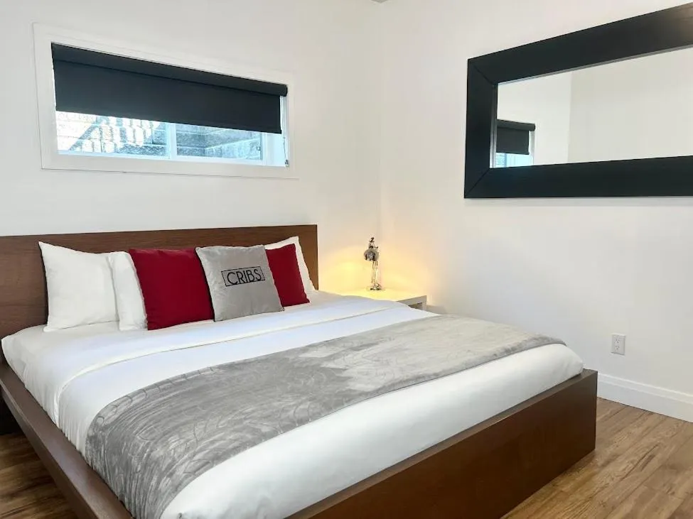 Bed in Cribs on the Hill