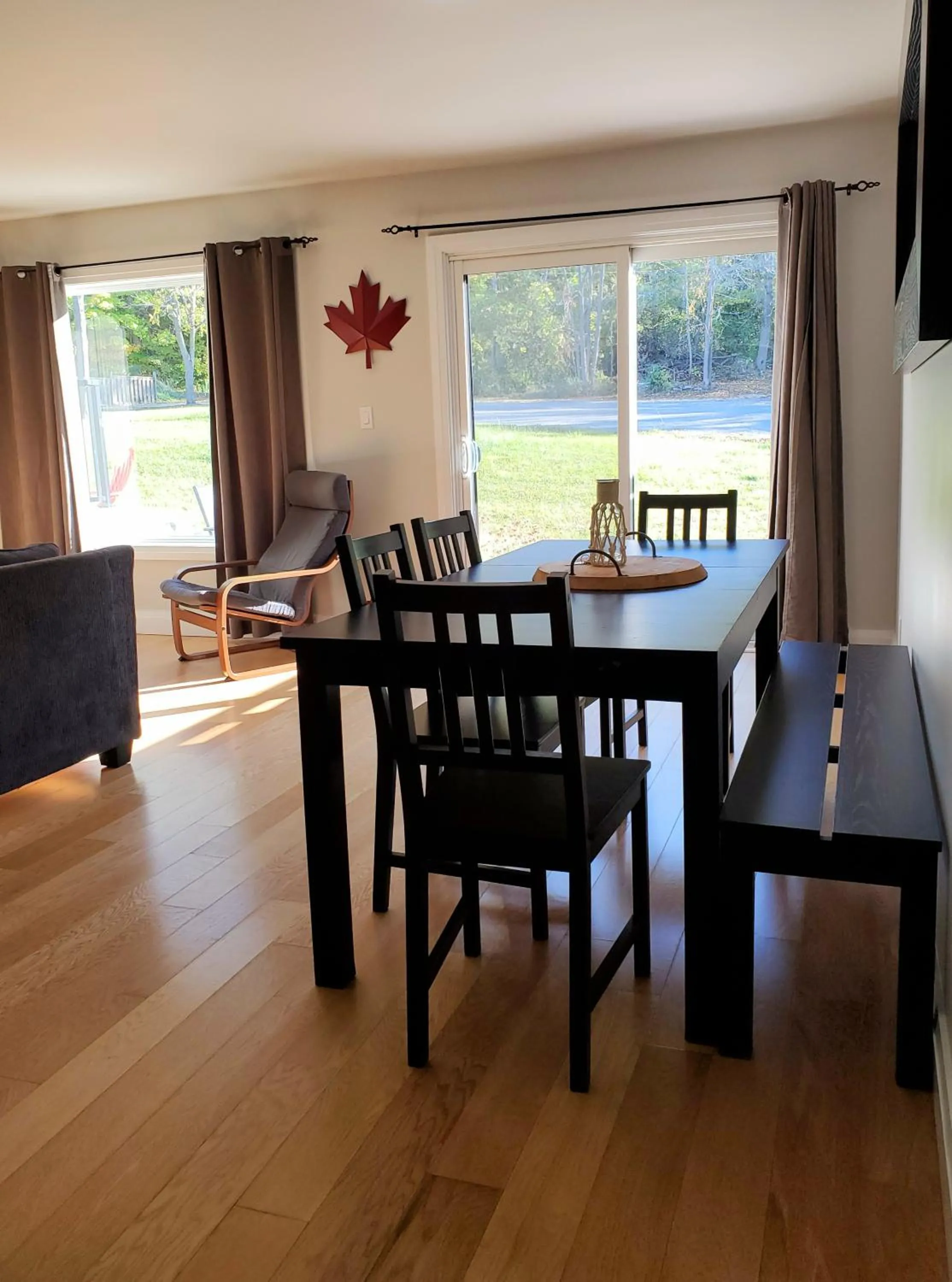 Dining area in Cribs on the Hill