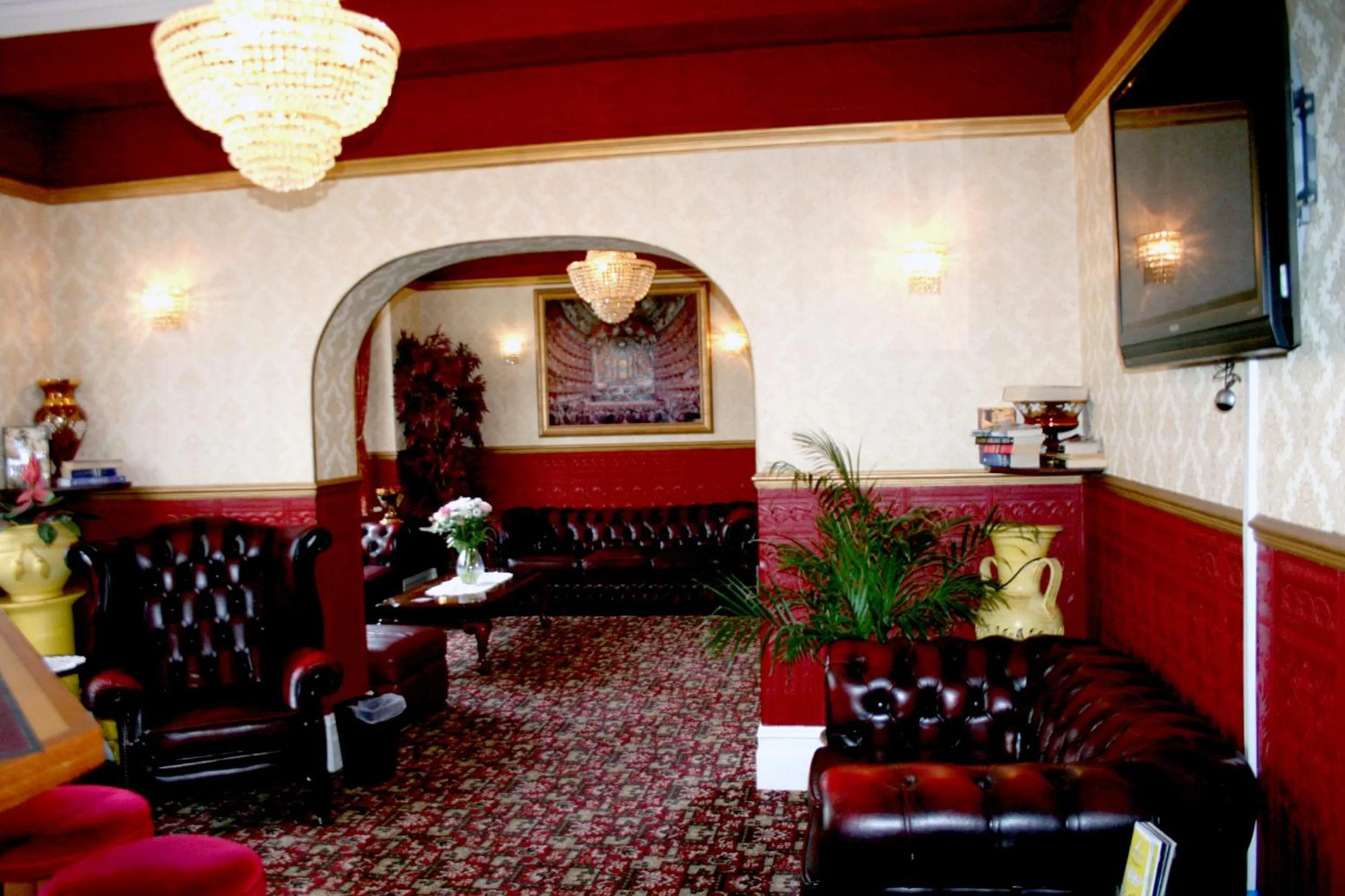 Lobby or reception in Ilfracombe House Hotel - near Cliffs Pavilion