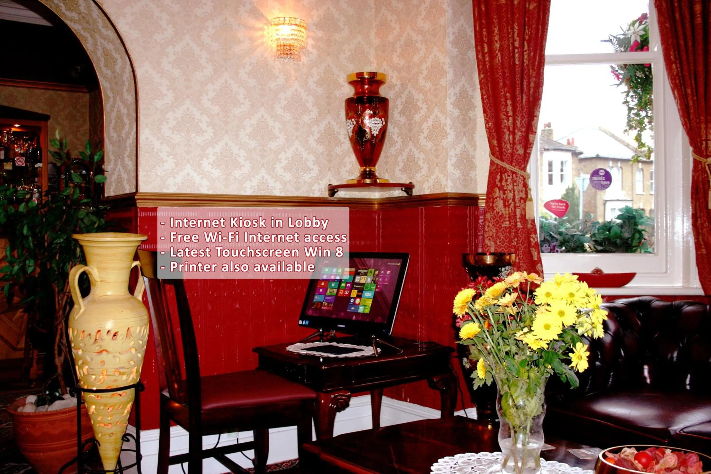 TV and multimedia in Ilfracombe House Hotel - near Cliffs Pavilion