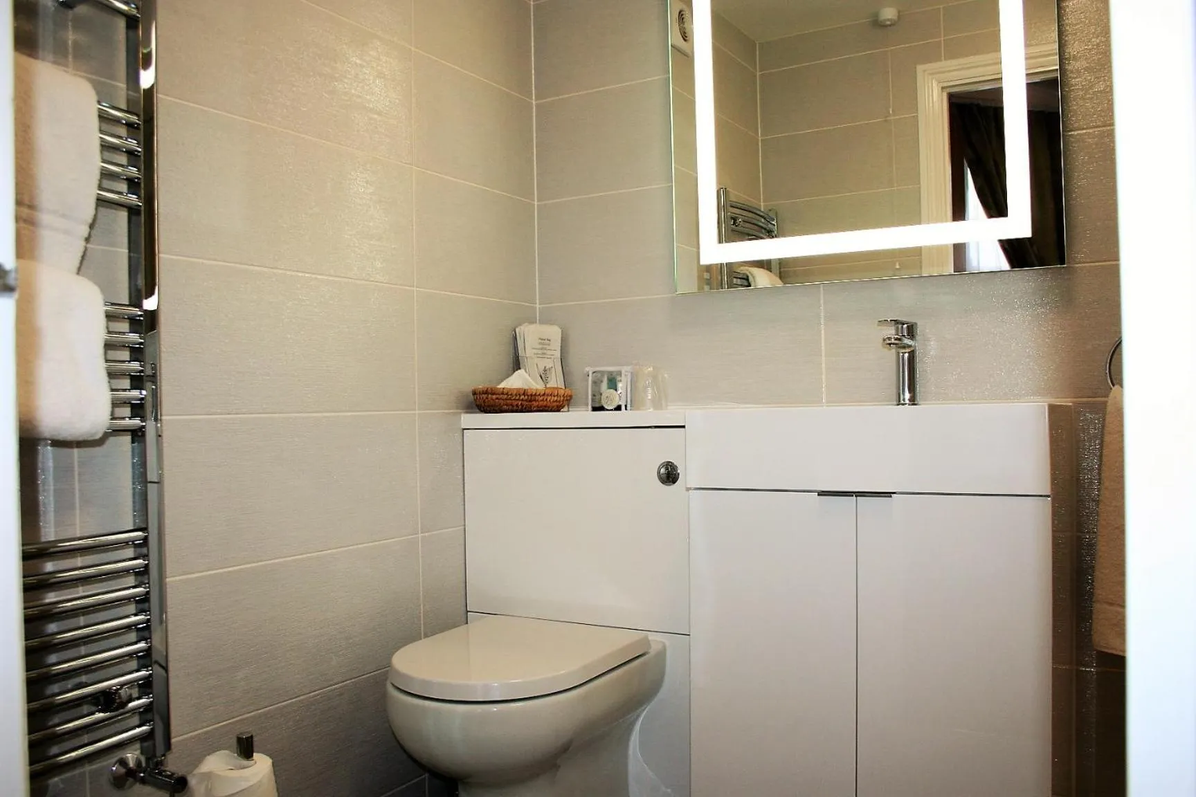 Ilfracombe House Hotel - near Cliffs Pavilion