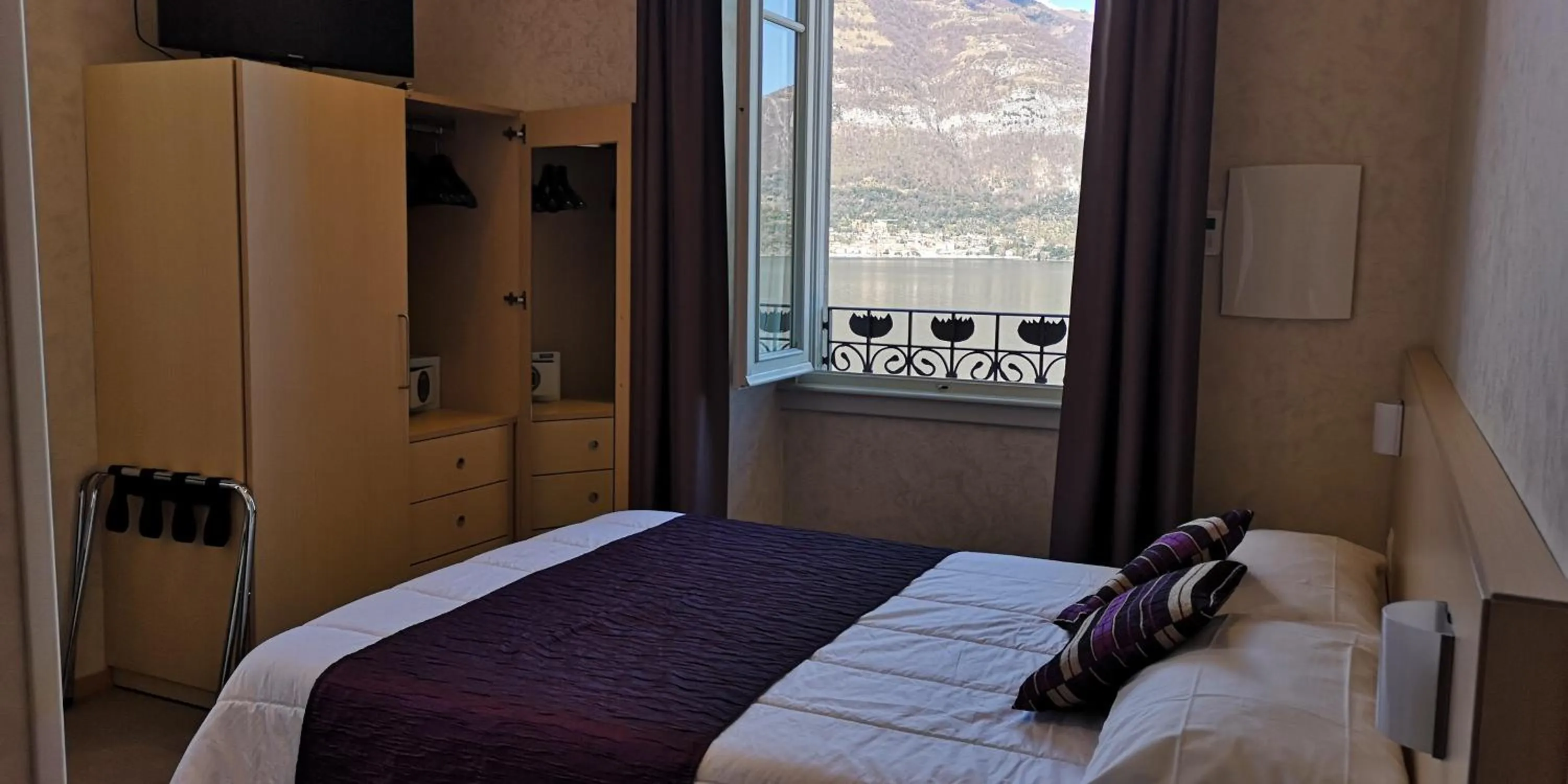 Photo of the whole room, Bed in Hotel Helvetia