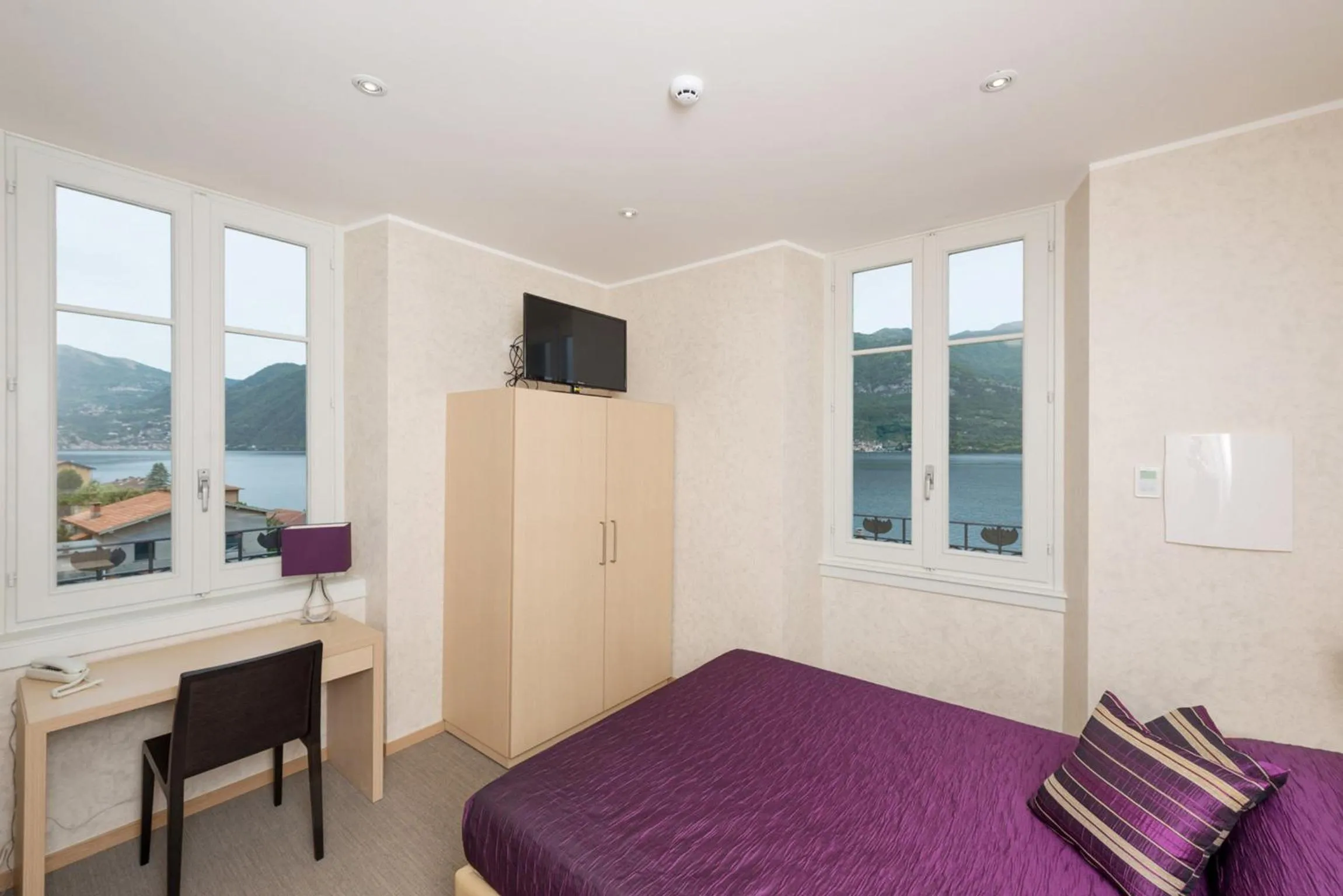 Bedroom, Bed in Hotel Helvetia