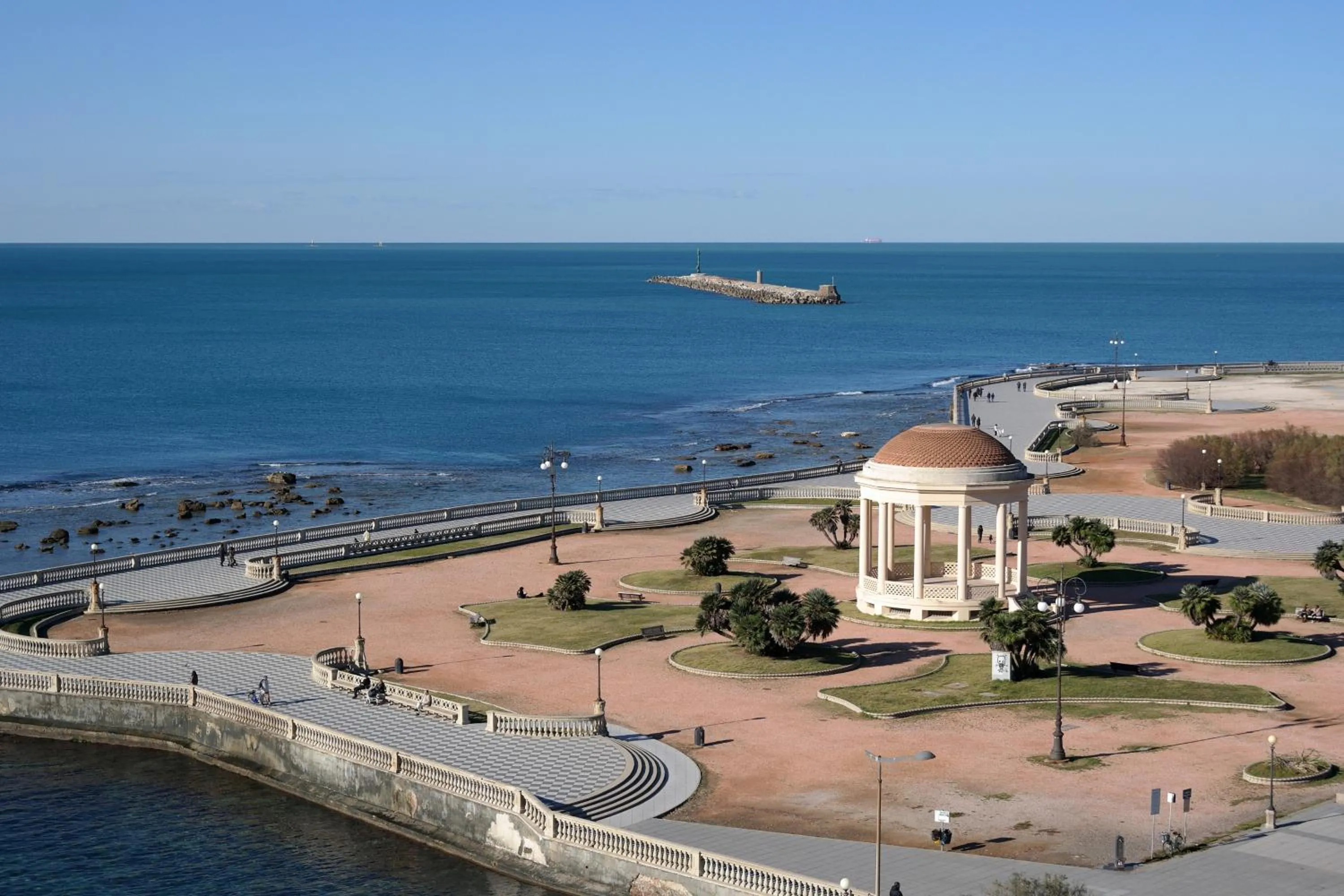 Bird's eye view in Japandi, Appartamento Zona Porto Mediceo Livorno