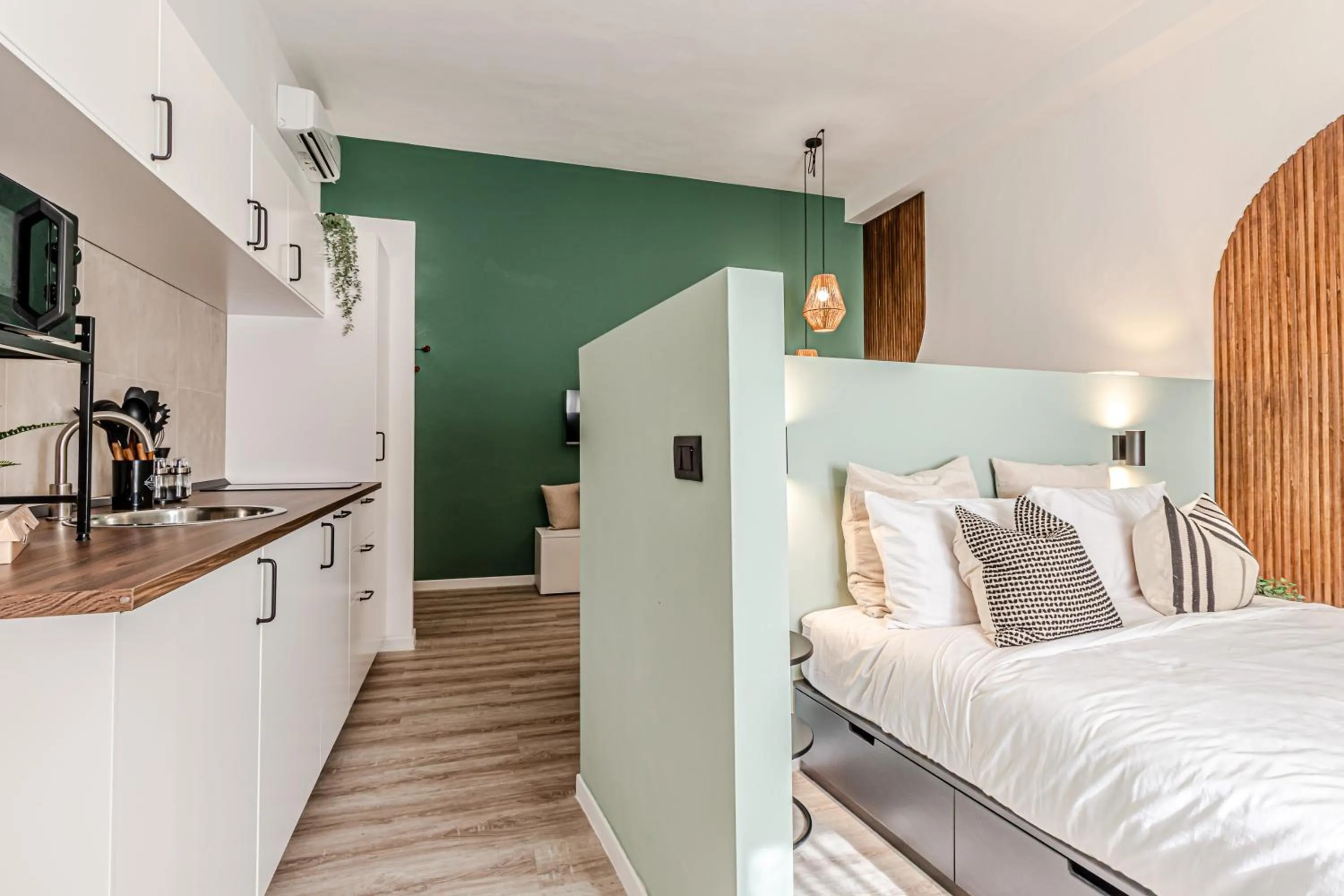 Photo of the whole room, Bed in Japandi, Appartamento Zona Porto Mediceo Livorno