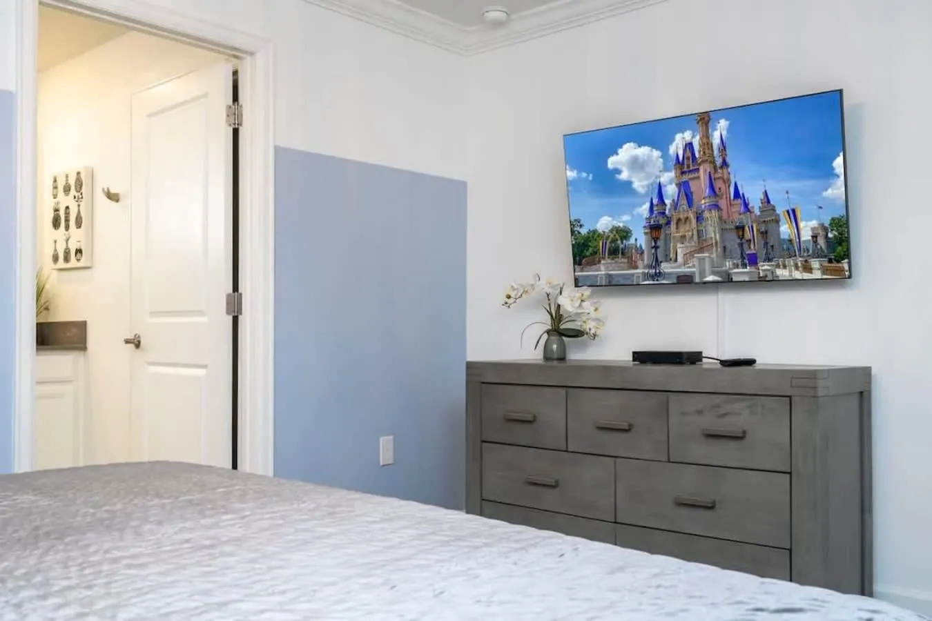 Bed in Gorgeous 4 Bd w Pool at Storey Lake Resort 4277