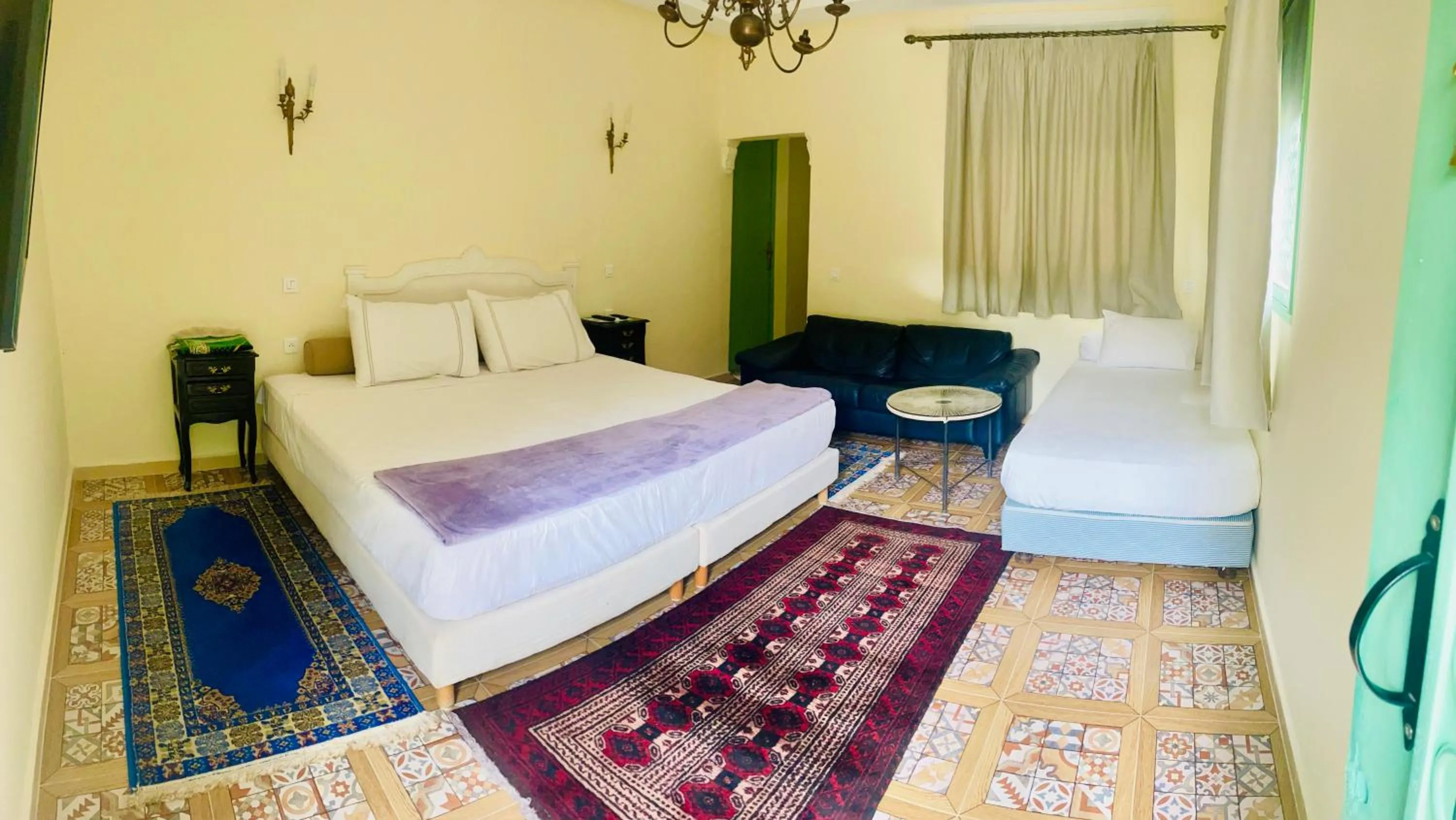 Bed in Villa Baddi Marrakech