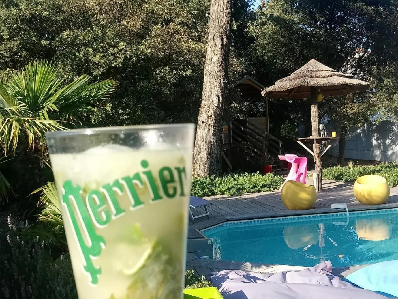 Garden view in Le Gage location de vacance à la semaine