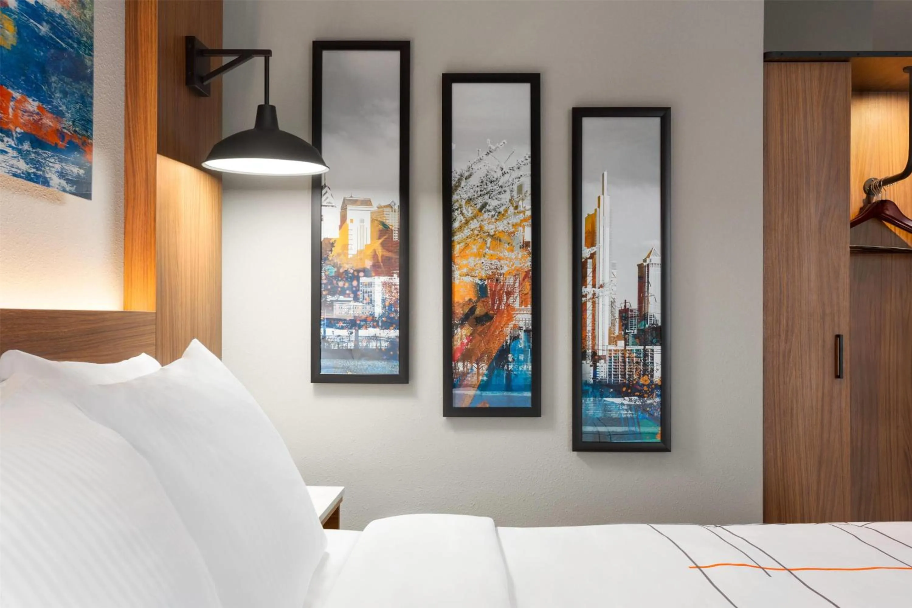 Photo of the whole room, Bed in Hawthorn Extended Stay by Wyndham Mount Laurel Moorestown