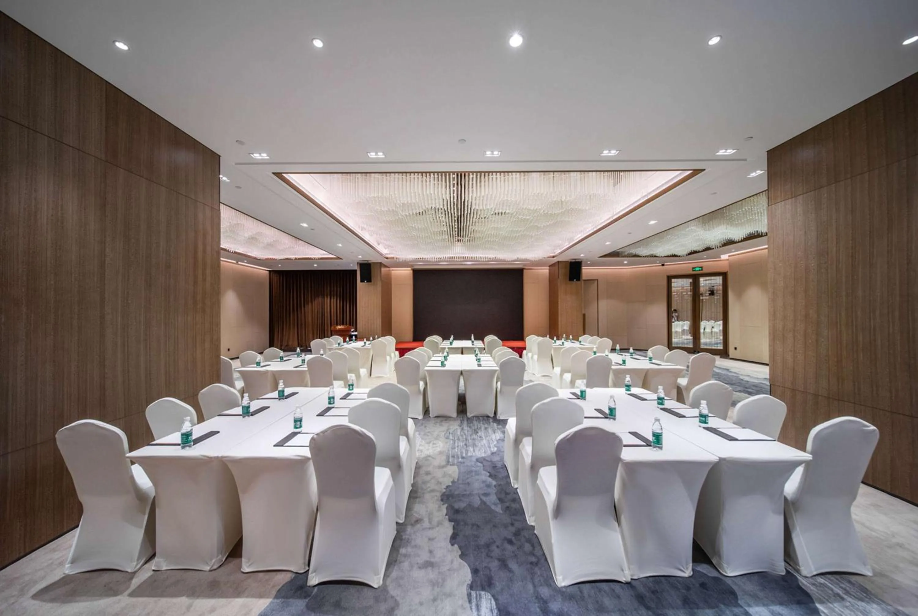 Meeting/conference room in Wyndham Garden Shenzhen Longhua