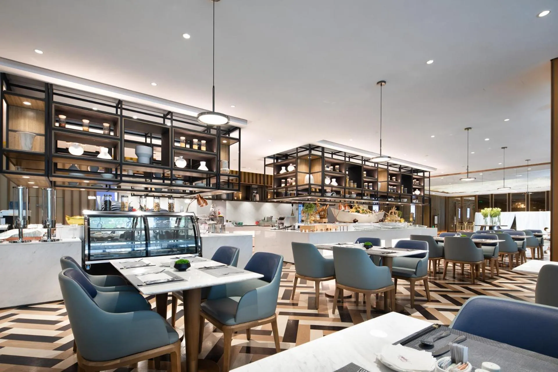 Restaurant/places to eat in Wyndham Garden Shenzhen Longhua